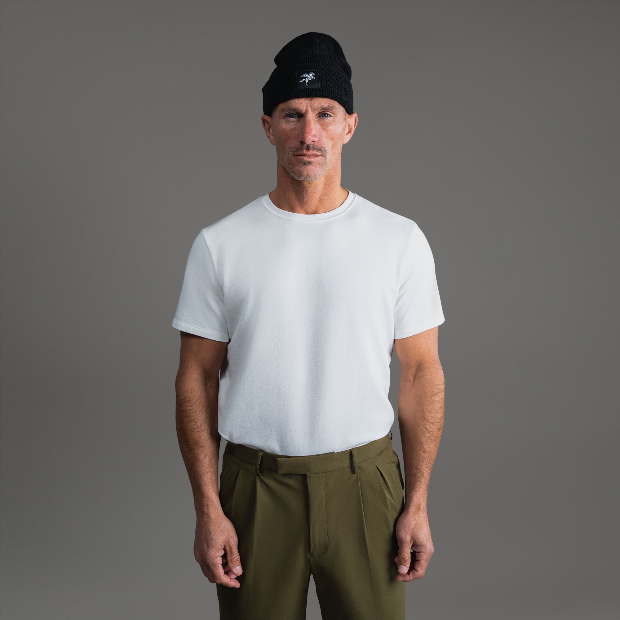 Sene hat model Tyler in Black