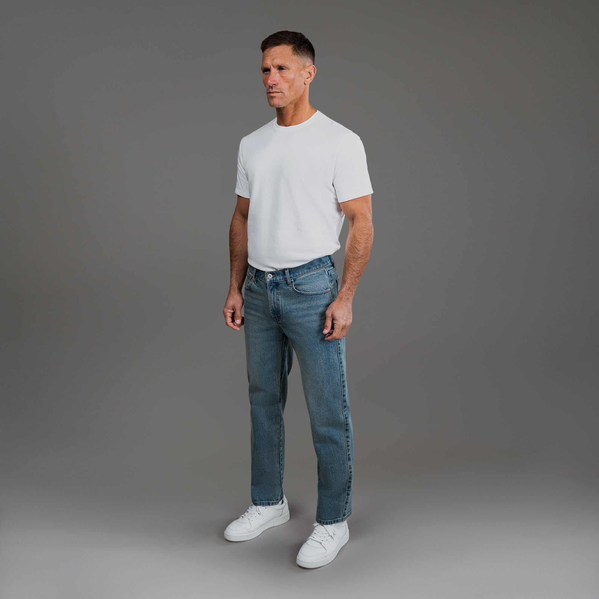 sizeless bespoke custom jeans model Tyler in Indigo Dune