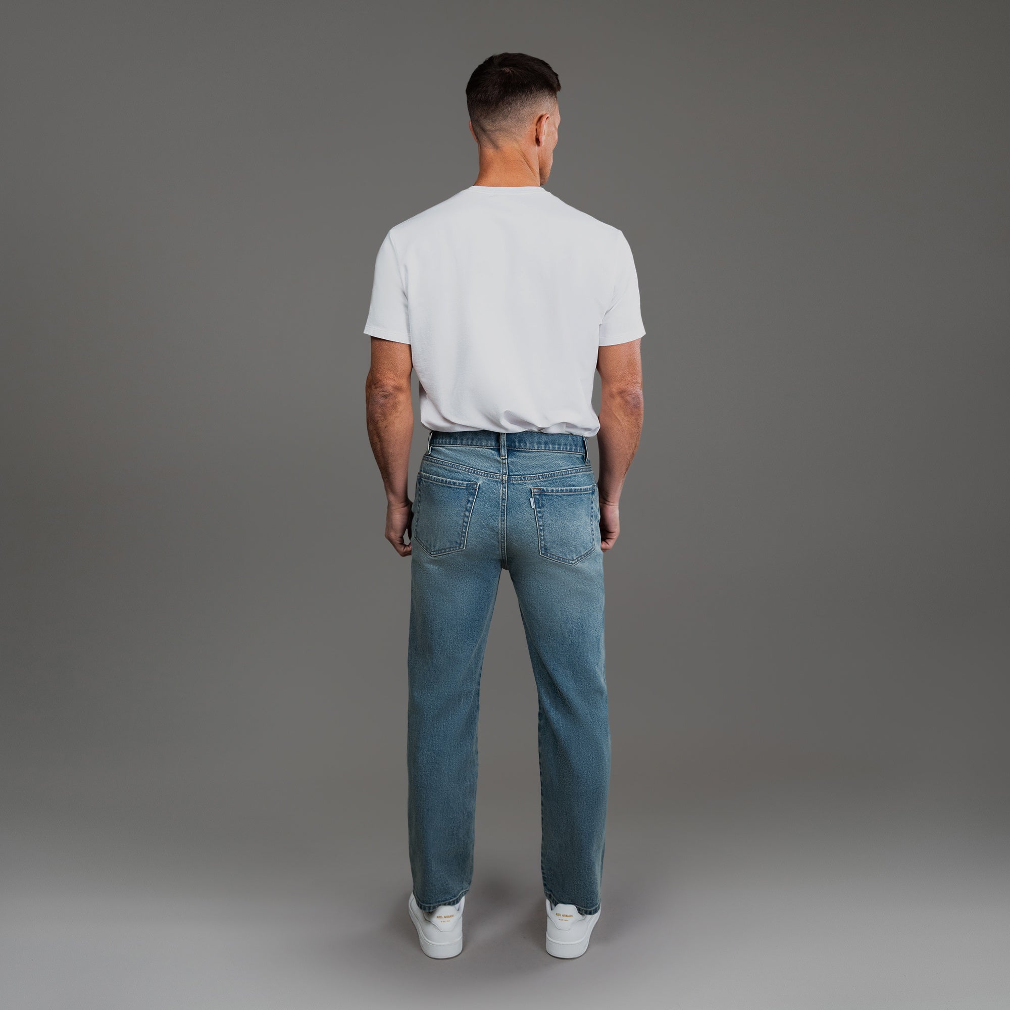 sizeless bespoke custom jeans model Tyler in Indigo Dune