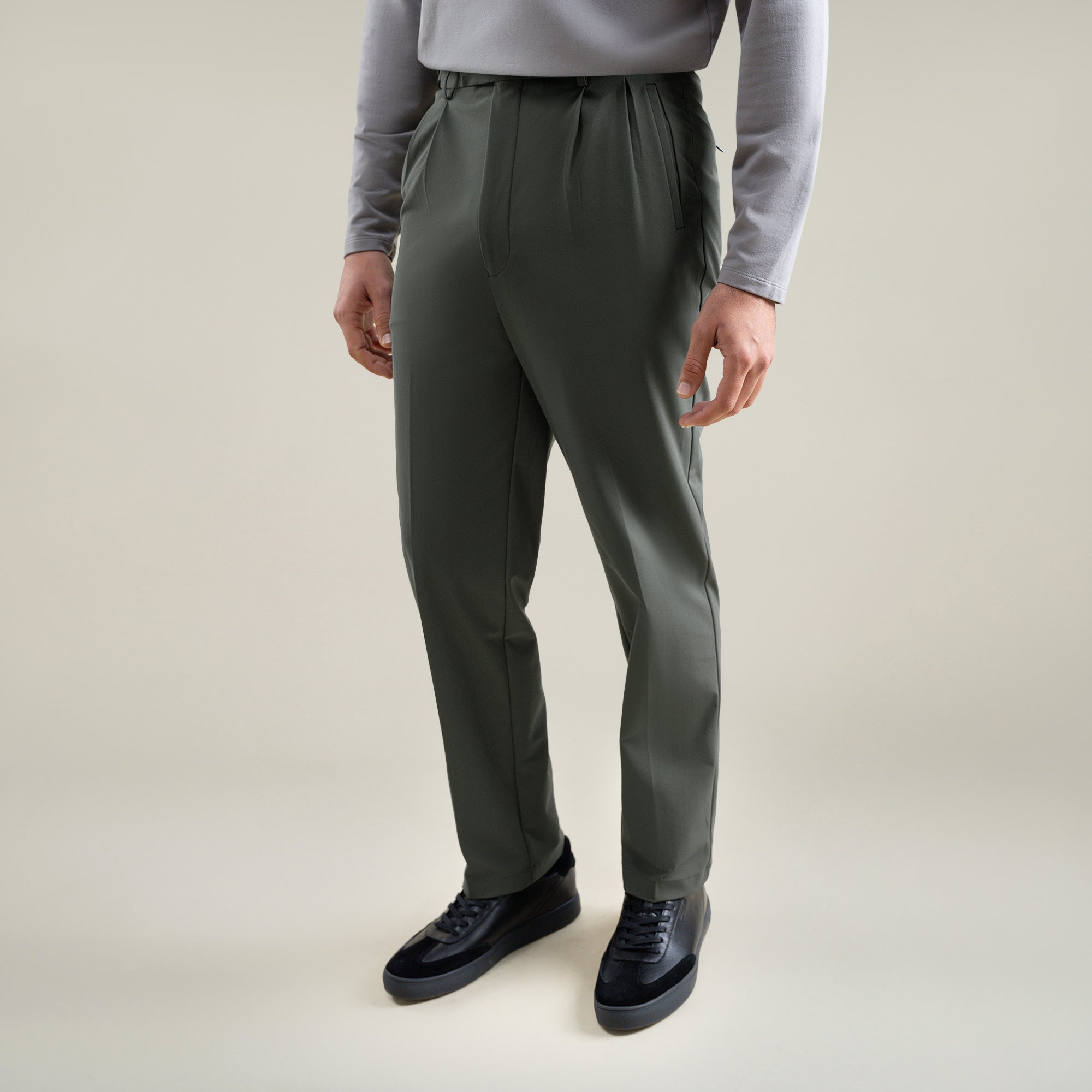 Tags:(6'1"|165) Custom Peak Lapel Tuxedo model Jessey in Pebble