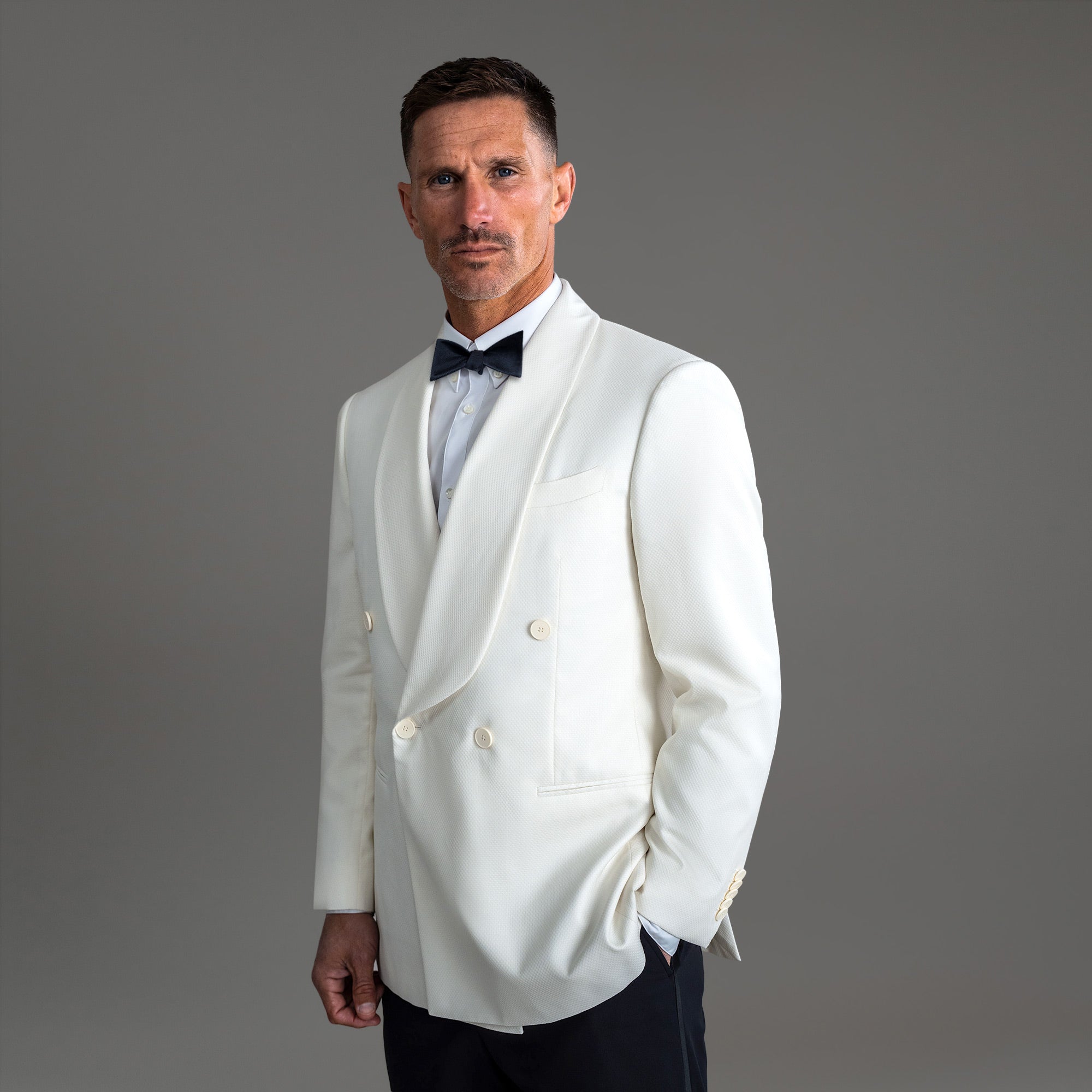 Tags:(6'0"|180 lbs) Bespoke custom Dinner Blazer los angeles model Tyler in Cream