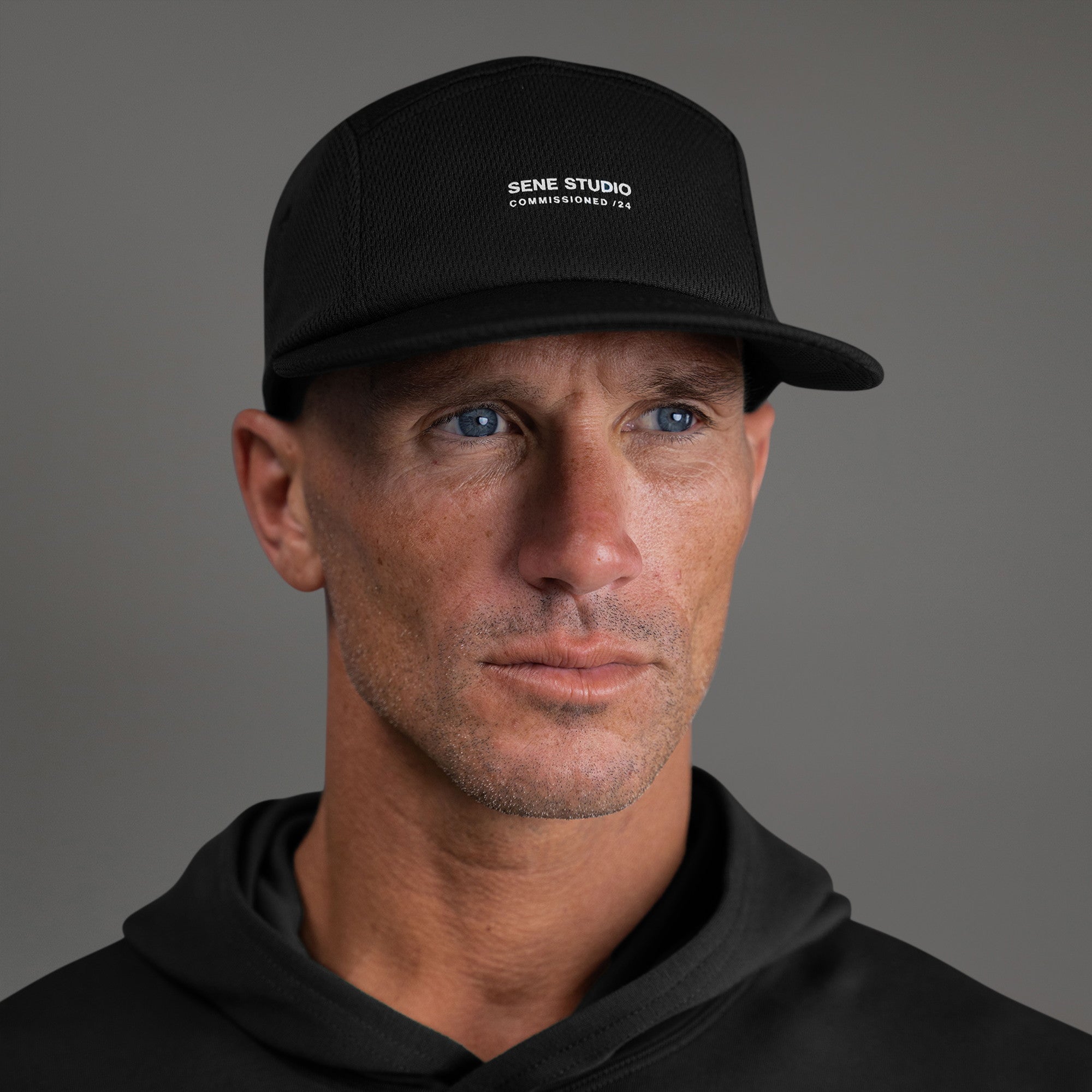 Sene hat model Tyler in Black