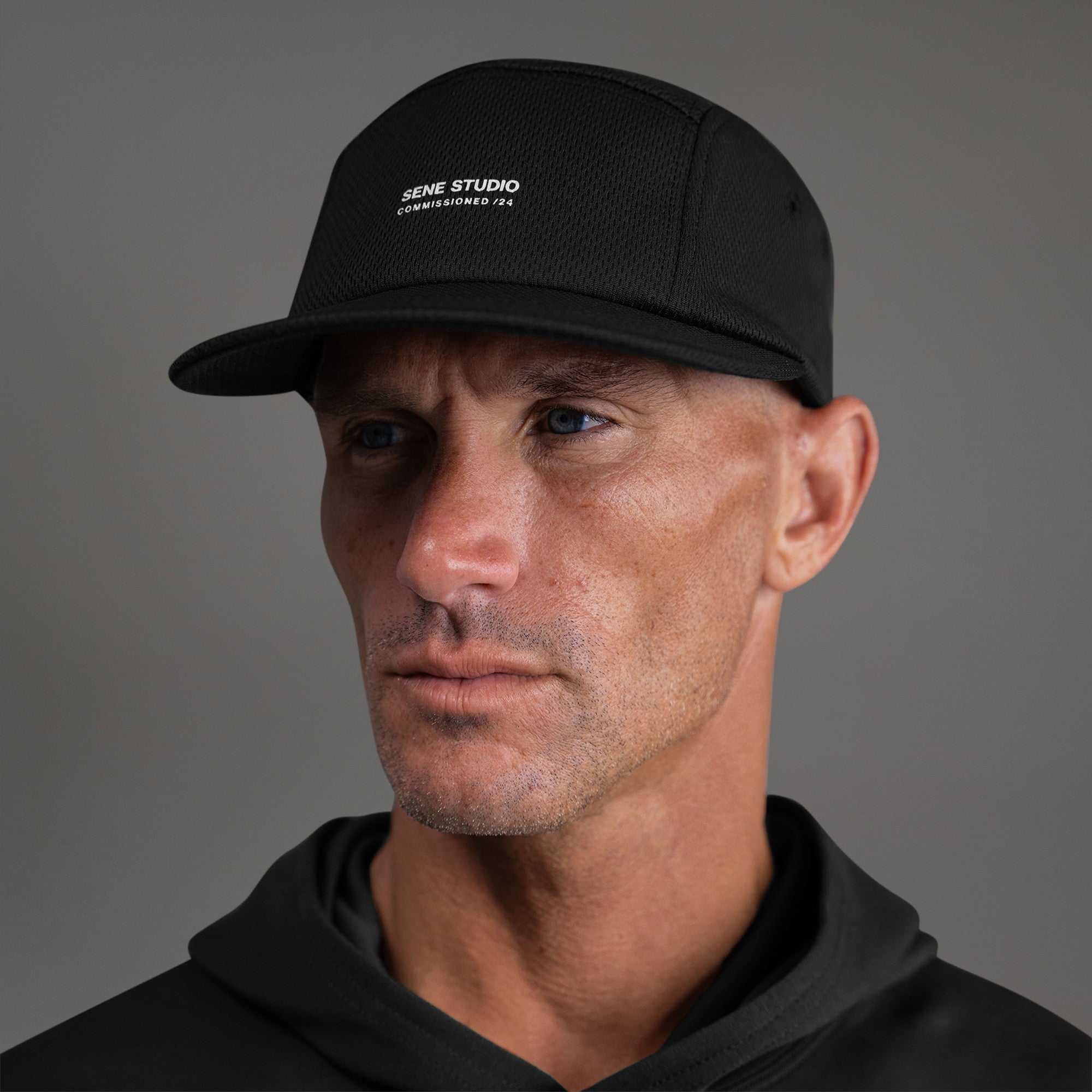 Sene hat model Tyler in Black