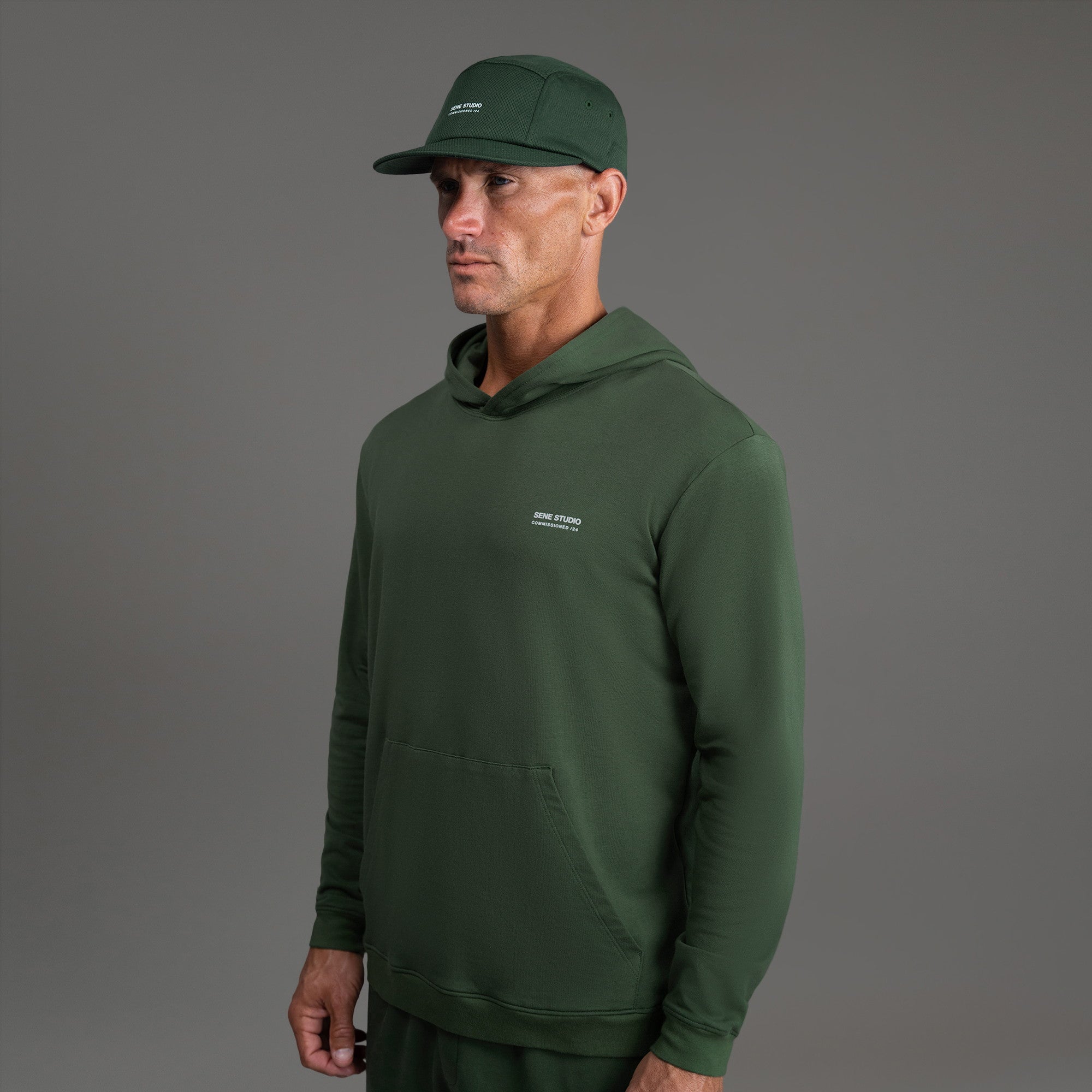 Sene hat model Tyler in Forest