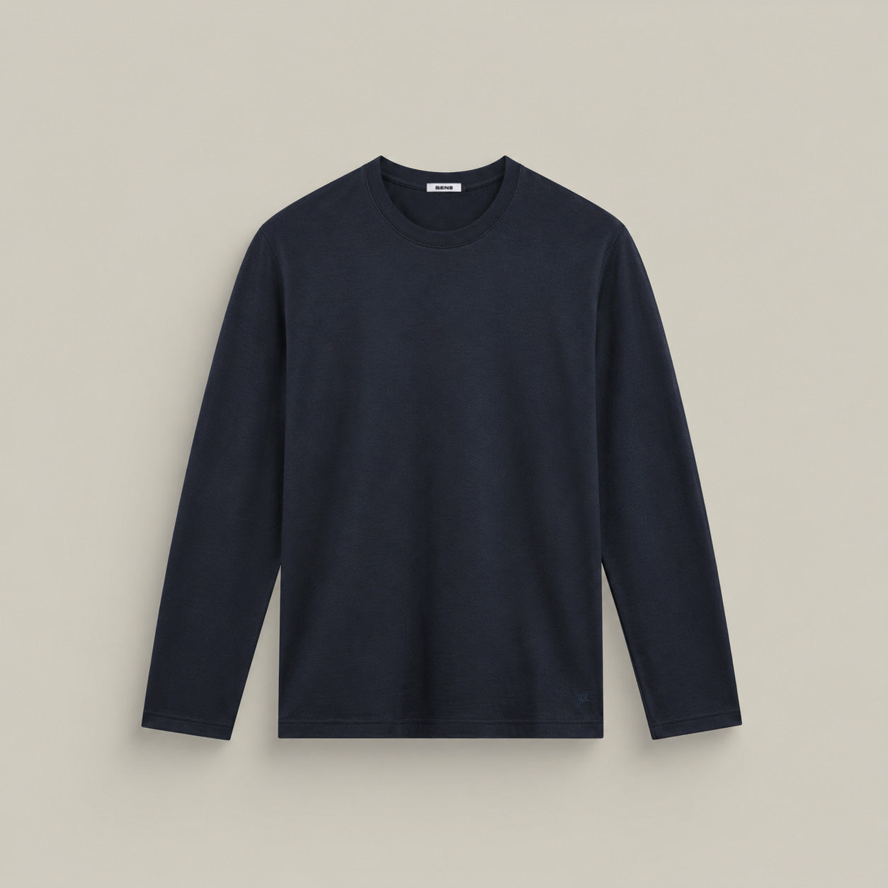 Merino Wool Long Sleeve T-Shirt model Matteo in Dark Navy
