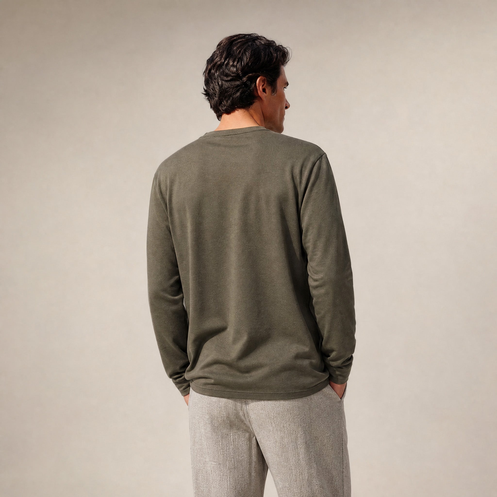 Merino Wool Long Sleeve T-Shirt model Matteo in Flint