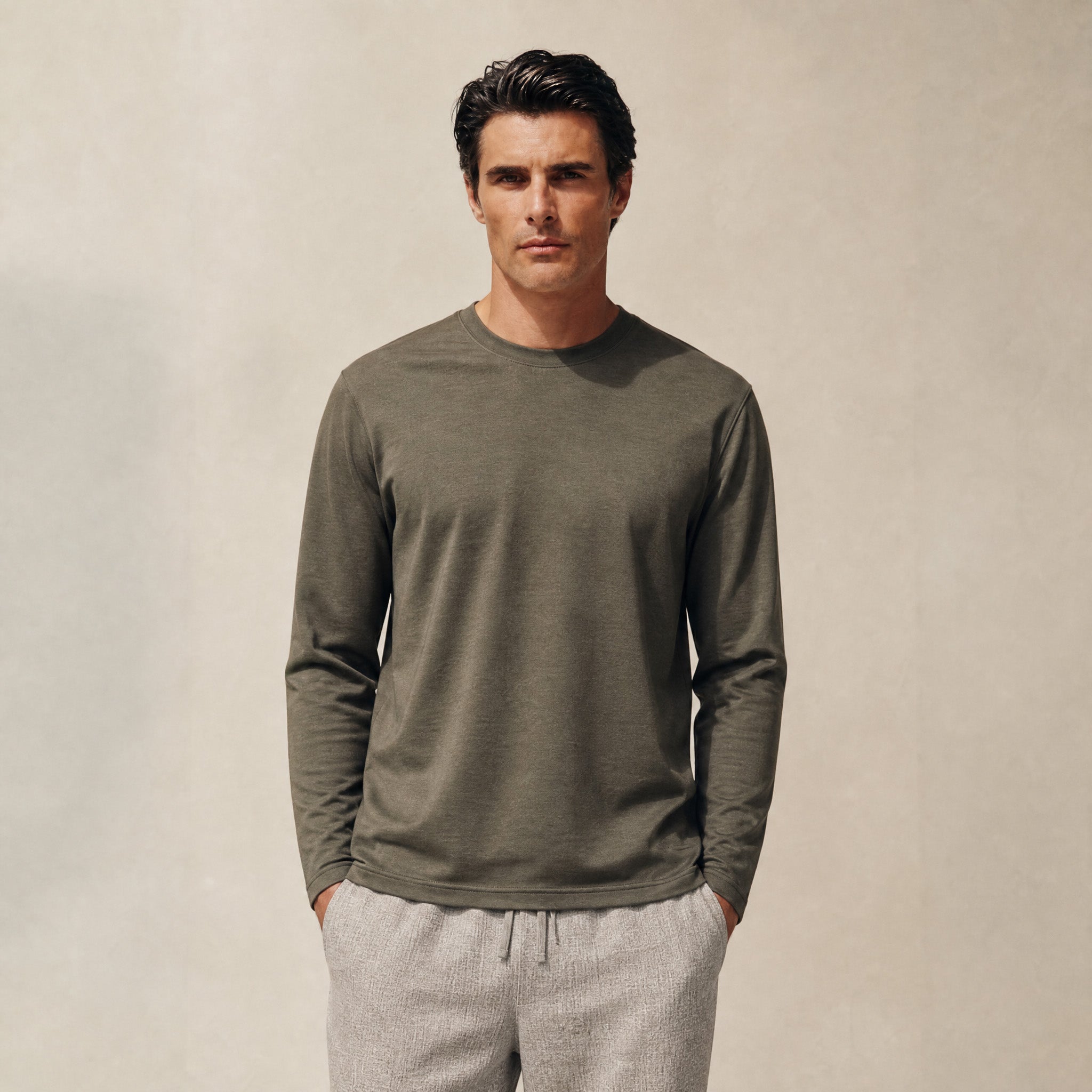 Merino Wool Long Sleeve T-Shirt model Matteo in Flint