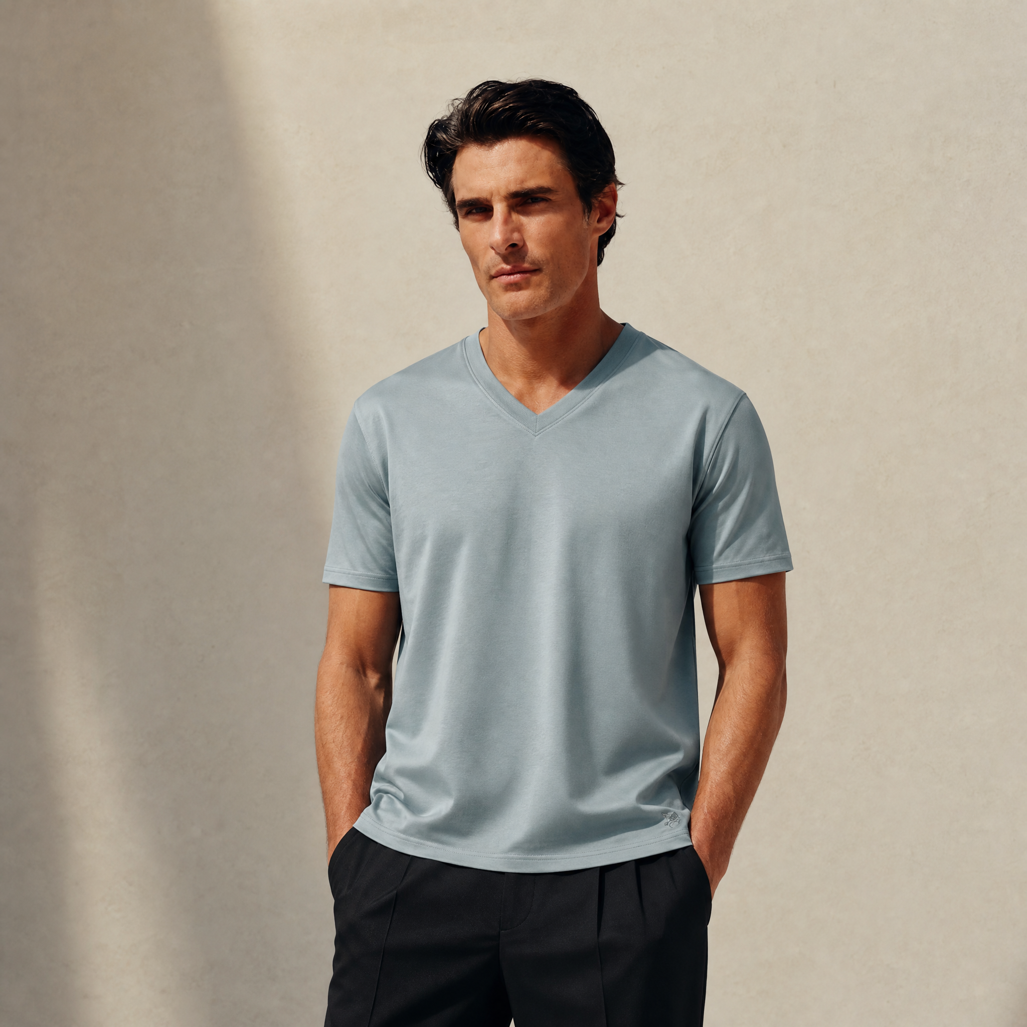Pima Reserve V-Neck T-Shirt model Matteo in Steel
