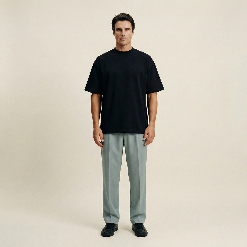 Cumulus oversized t-shirt on a beige background model Kive in All-Black