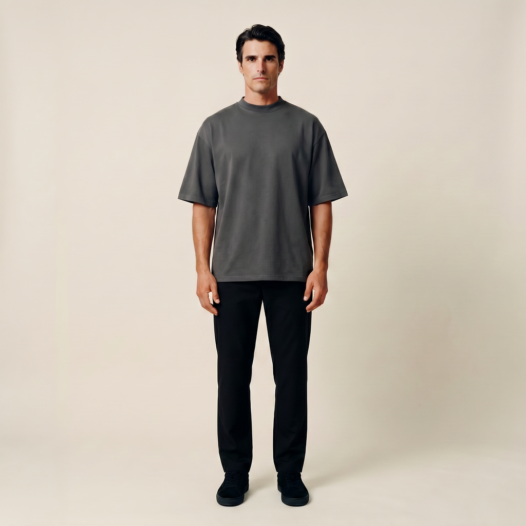 Cumulus oversized t-shirt on a beige background model Kive in Canyon