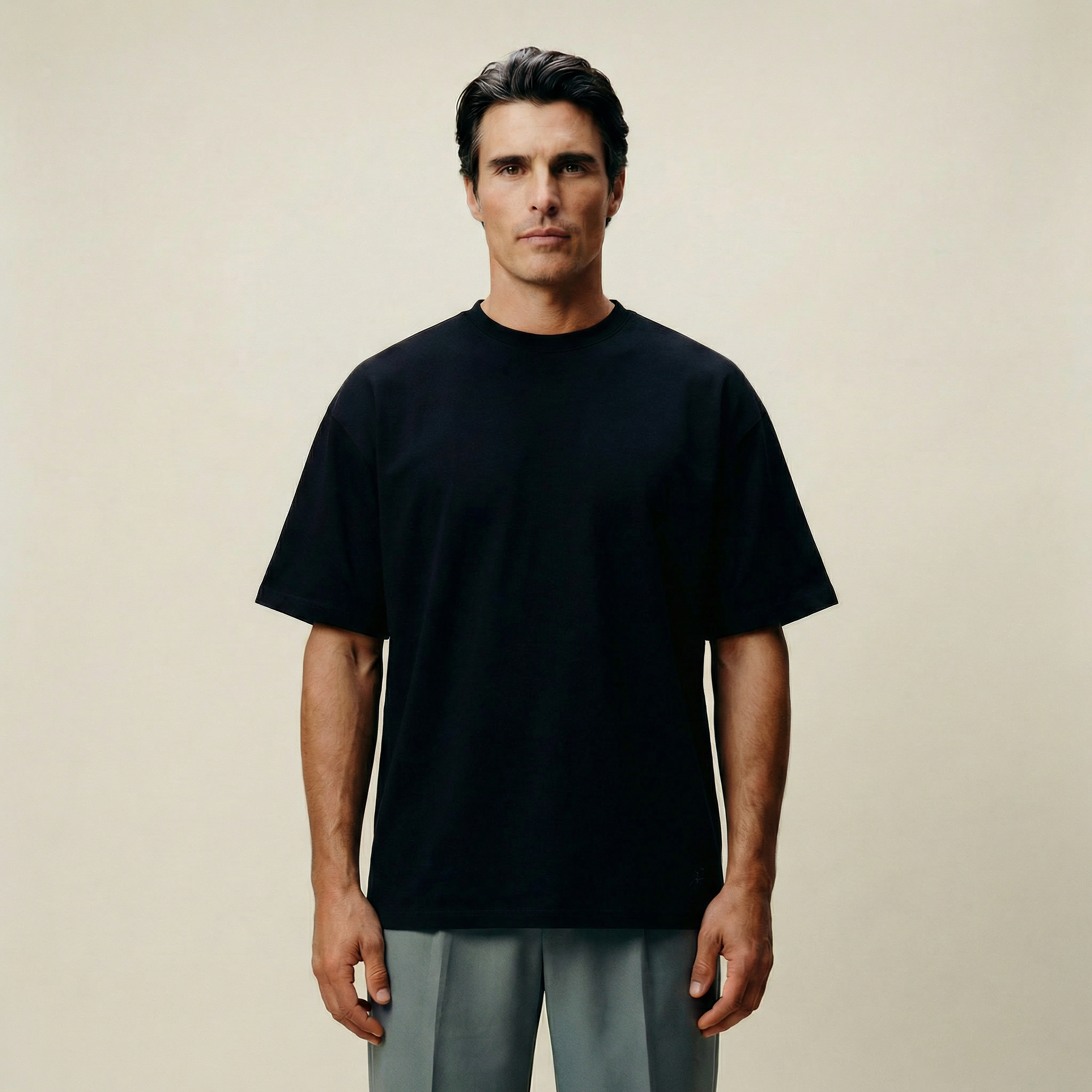 Cumulus oversized t-shirt on a beige background model Kive in All-Black