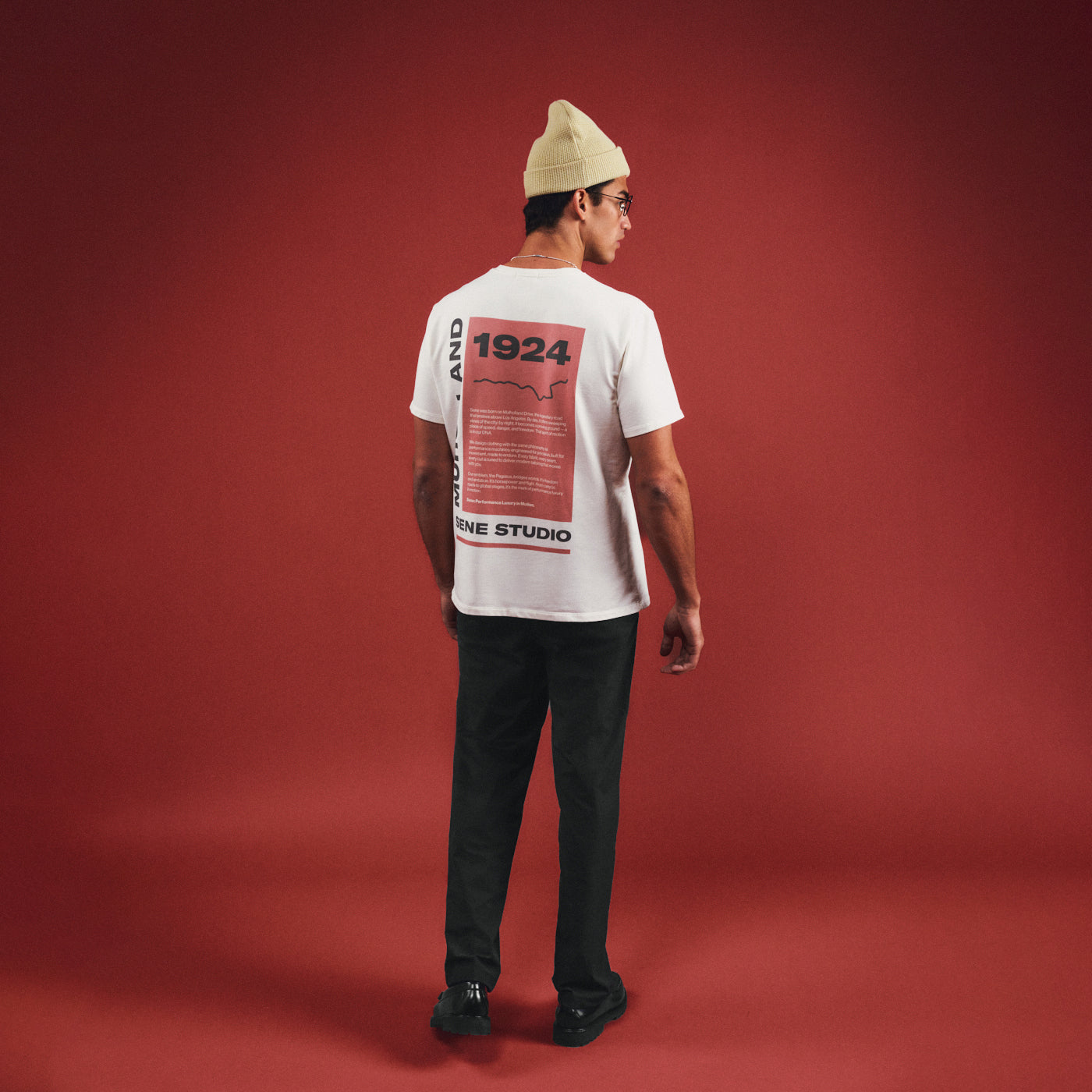 Tags:(Large | 6'1" - 165) Custom t-shirt tee model Jessey in Bone