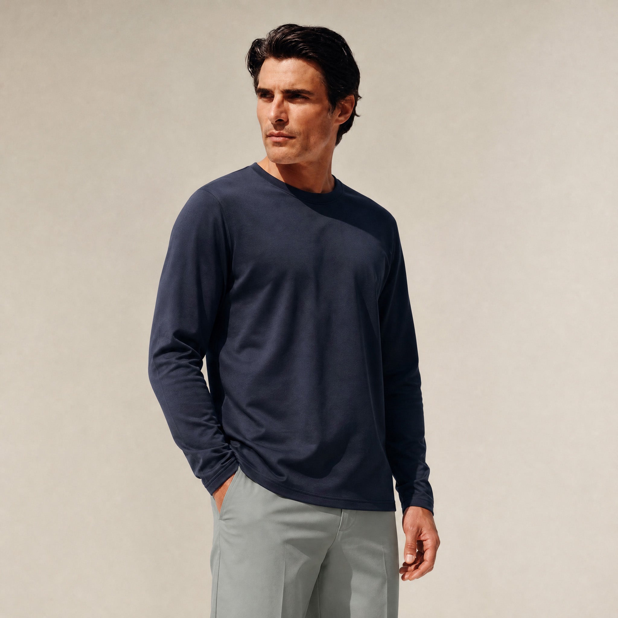 Pima Reserve Long Sleeve T-Shirt model Matteo in Navy