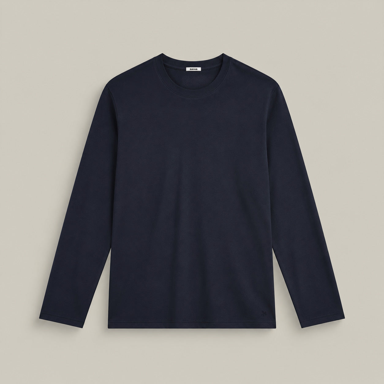 Pima Reserve Long Sleeve T-Shirt model Matteo in Navy