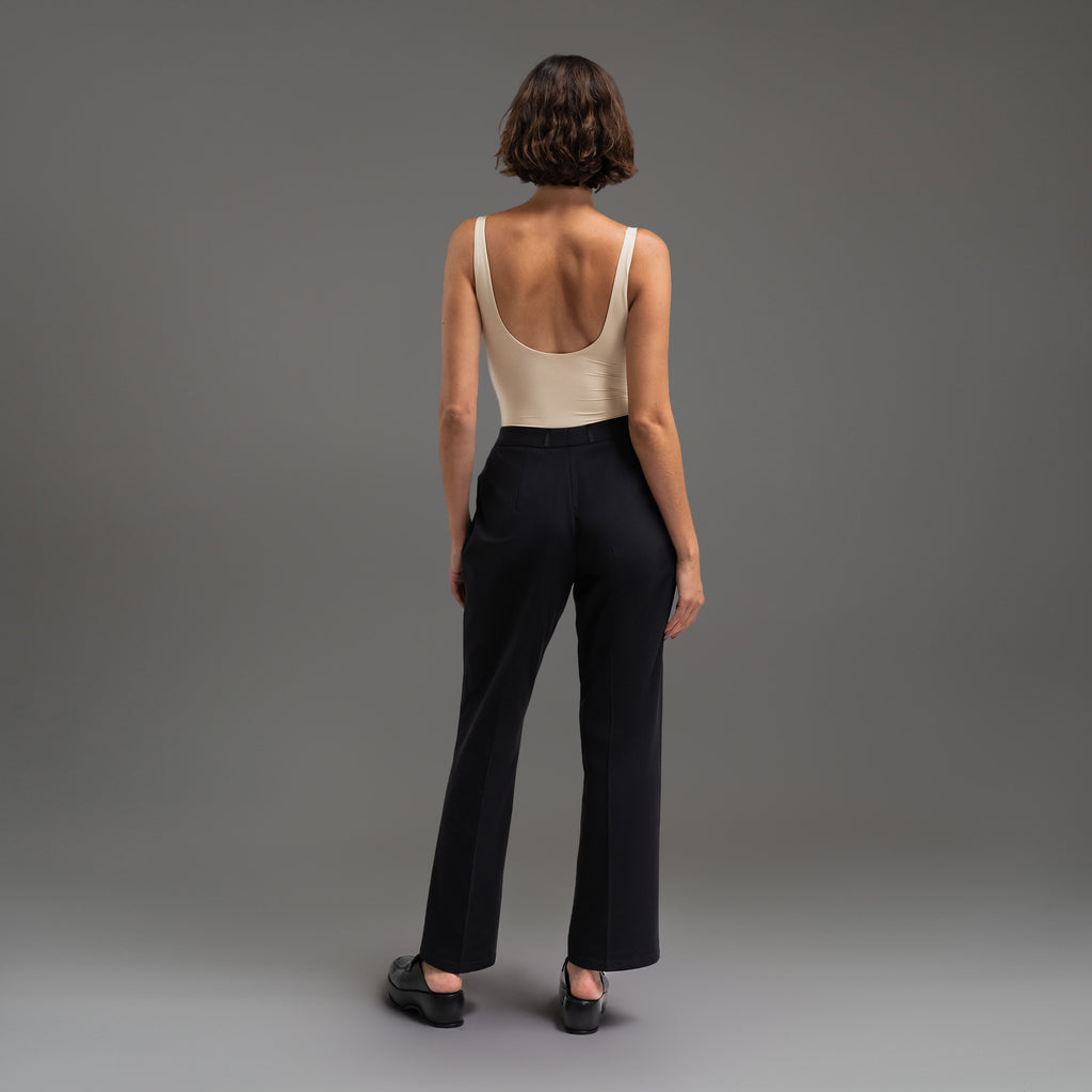 bespoke athletic women's dress pants athleisure model Moe in Black