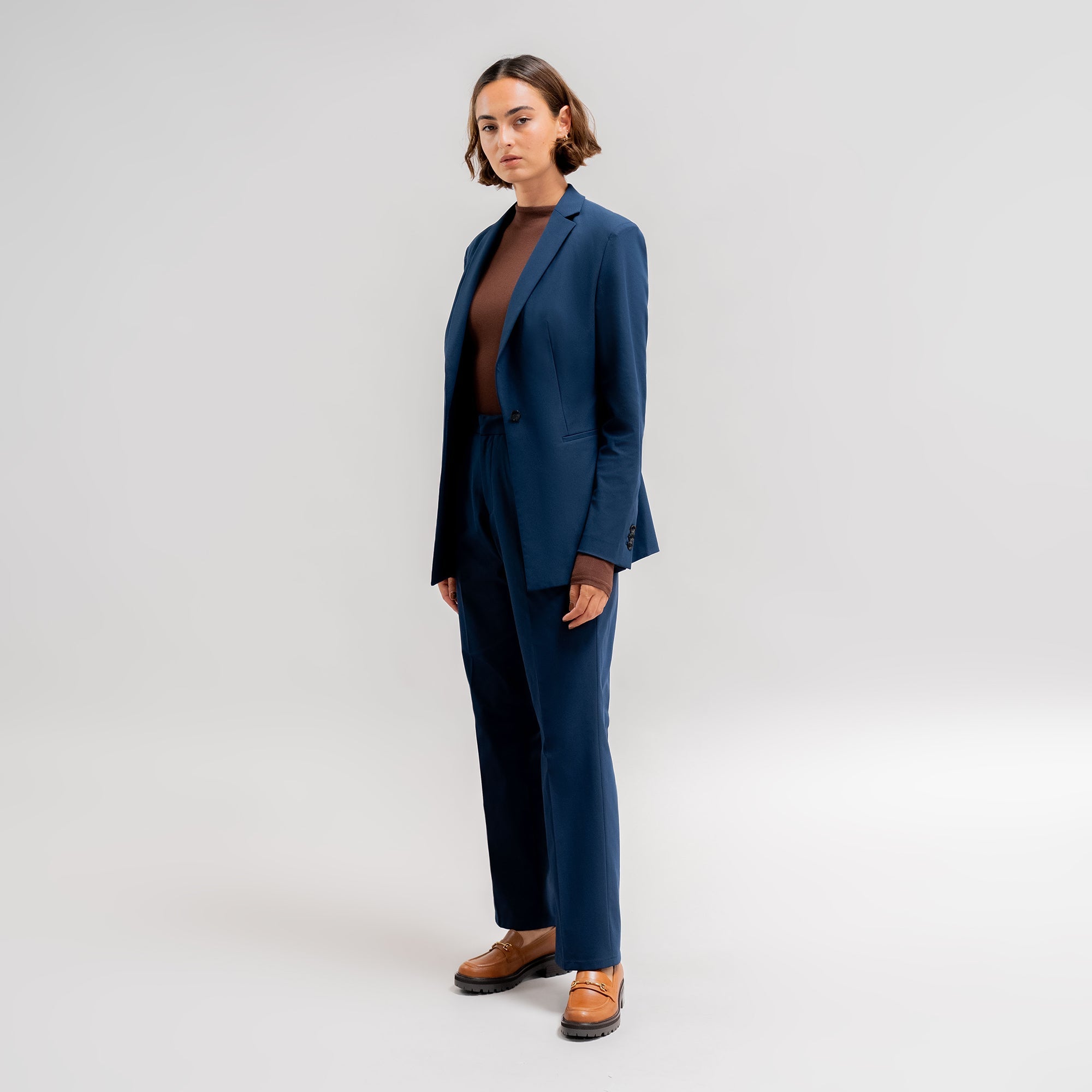 bespoke custom women's blazer pantsuit model Moe in Navy