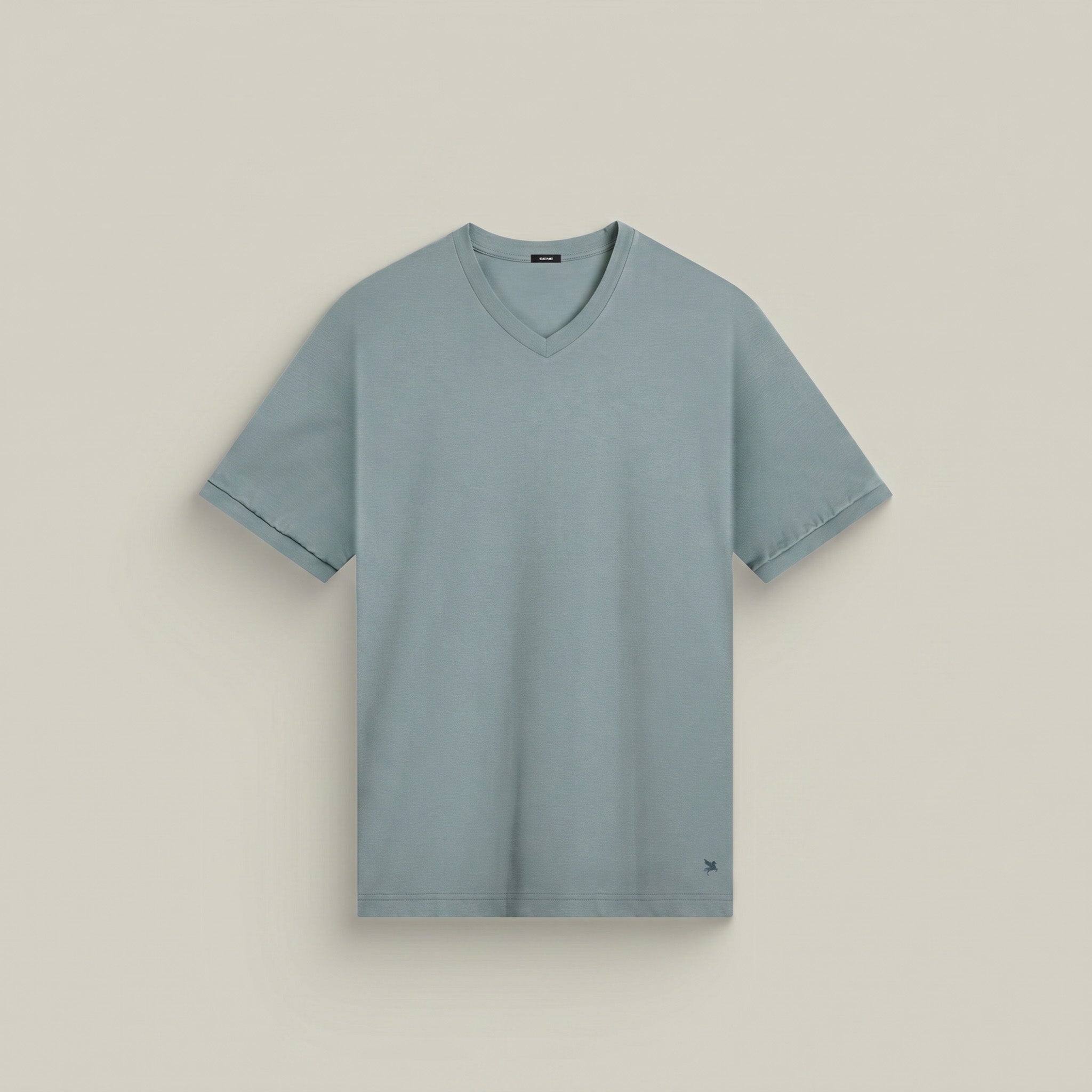 Pima Reserve V-Neck T-Shirt model Matteo in Steel
