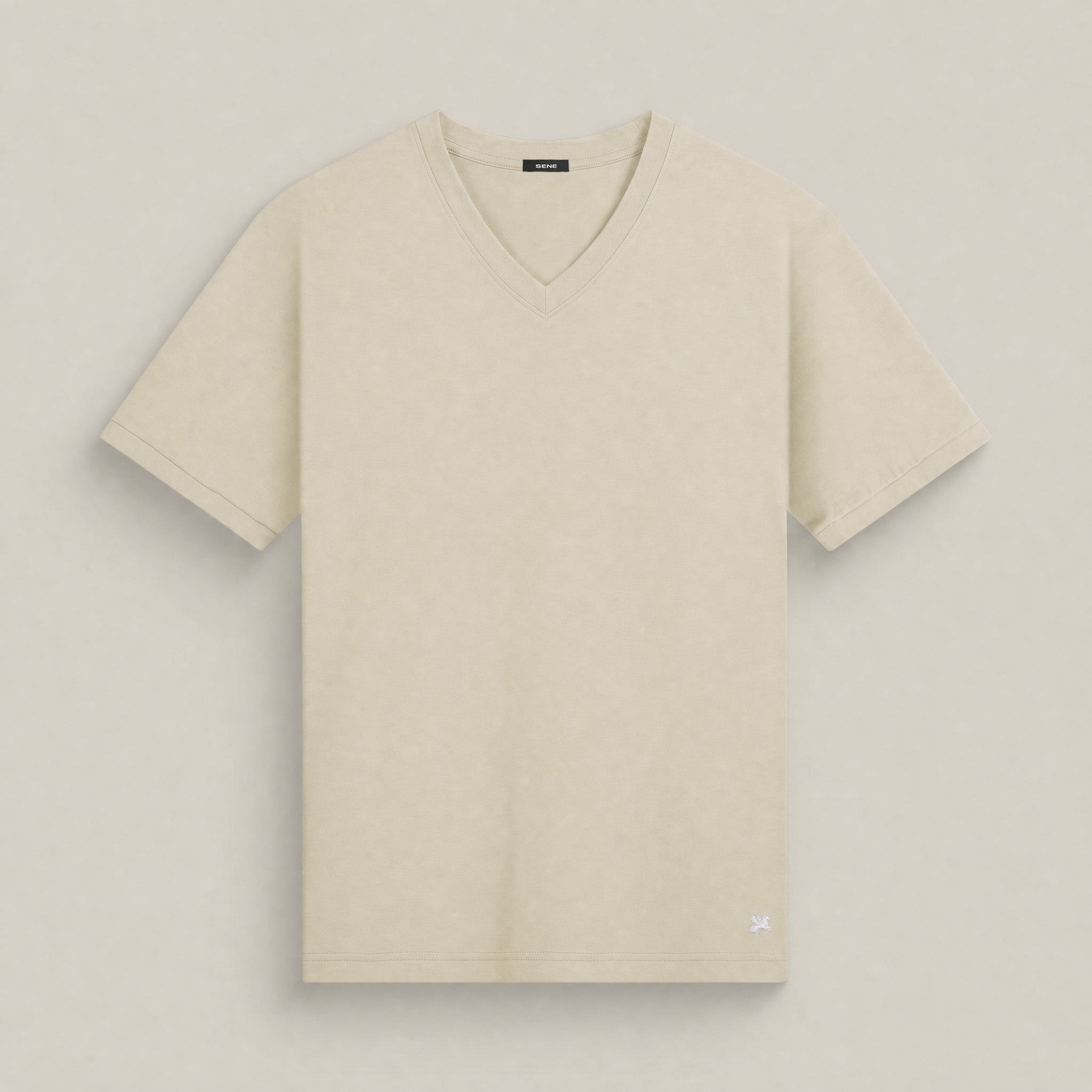 Pima Reserve V-Neck T-Shirt model Matteo in Beige