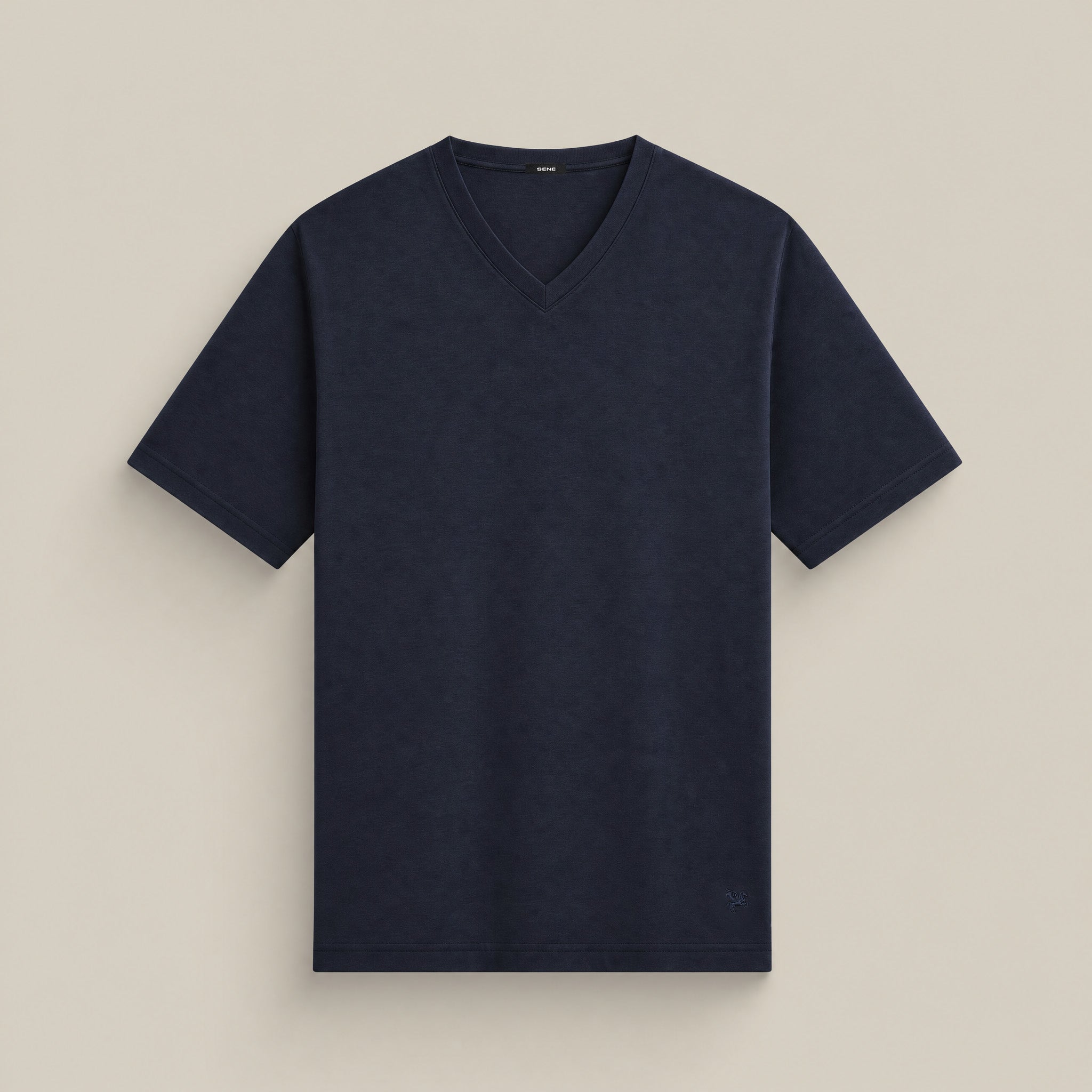 Pima Reserve V-Neck T-Shirt model Matteo in Navy