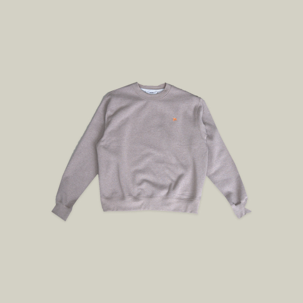 Evening Crewneck Sweater model Guillermo in Heather Stone