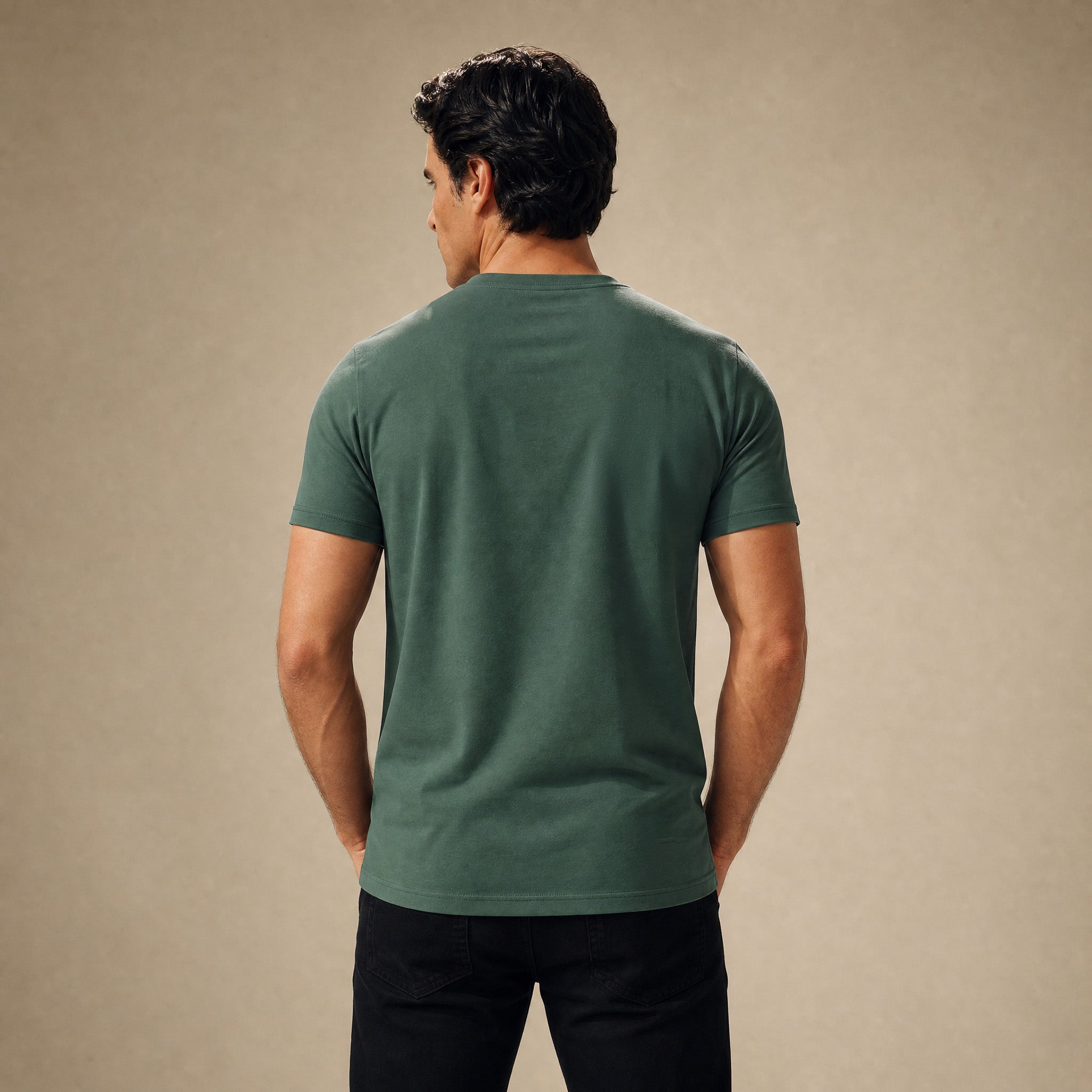 Pima Reserve Crew Pocket T-Shirt model Matteo in Seamoss