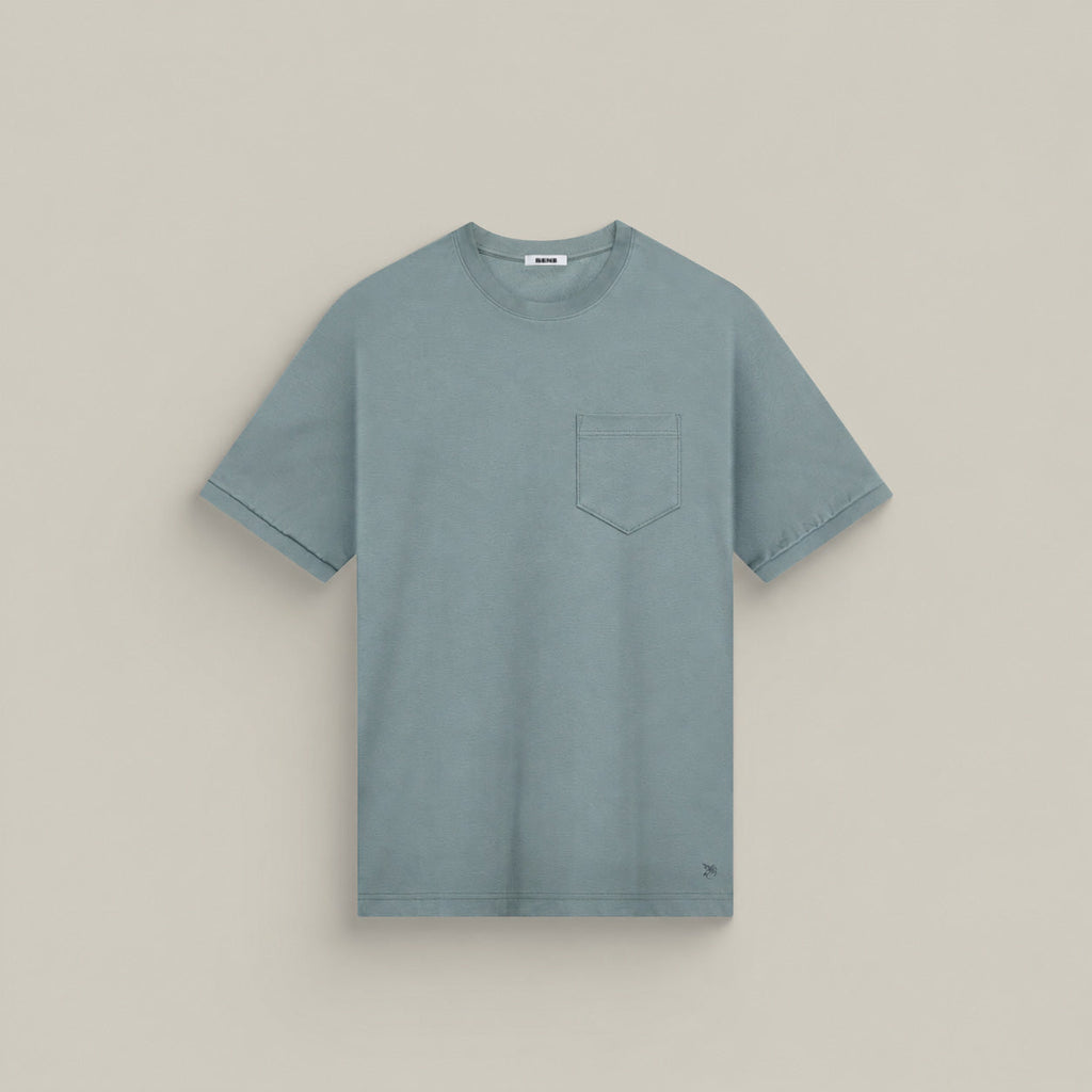 Pima Reserve Crew Pocket T-Shirt model Matteo in Steel