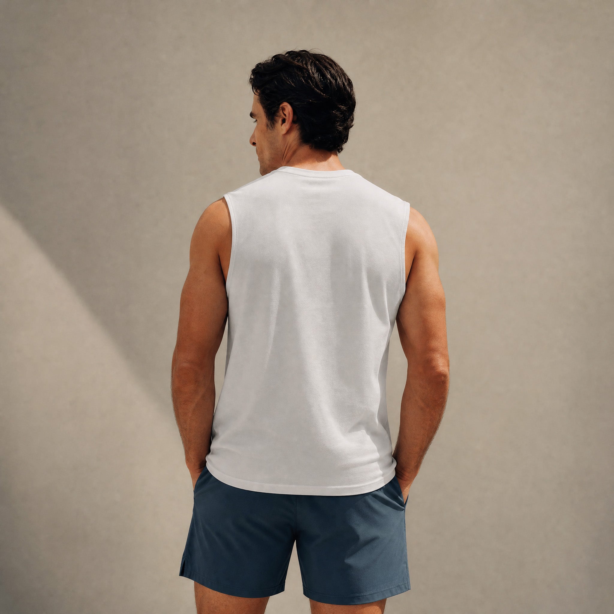 CoolTech Tank Top model Matteo in Polar