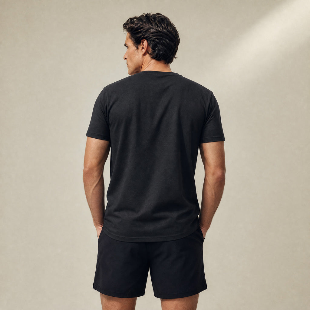 CoolTech Crew T-Shirt model Matteo in Black