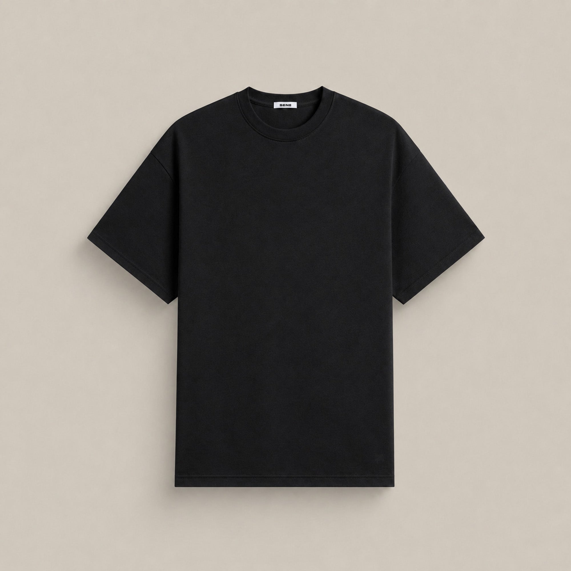 Pima Reserve Oversized T-Shirt model Matteo in Black