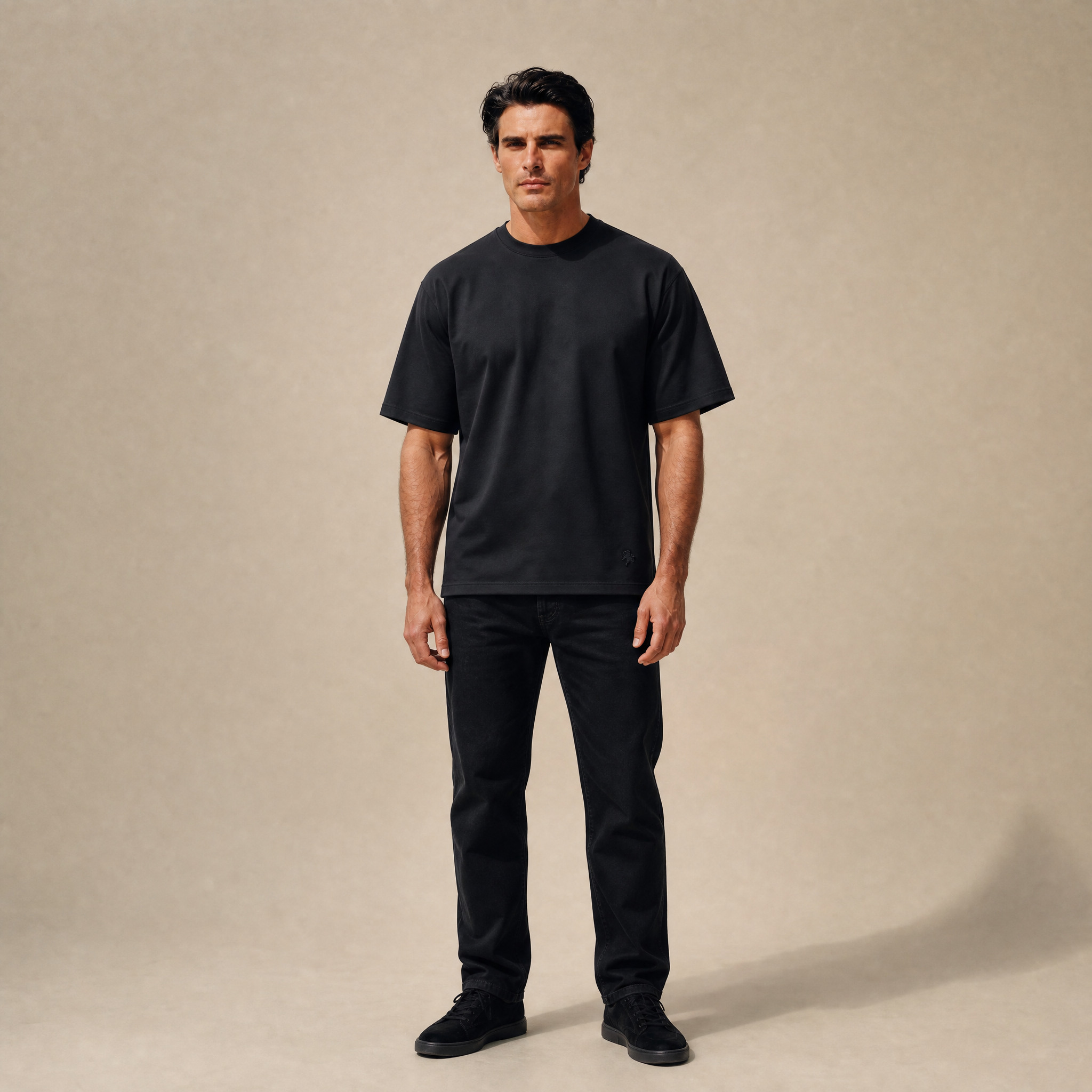 Pima Reserve Oversized T-Shirt model Matteo in Black
