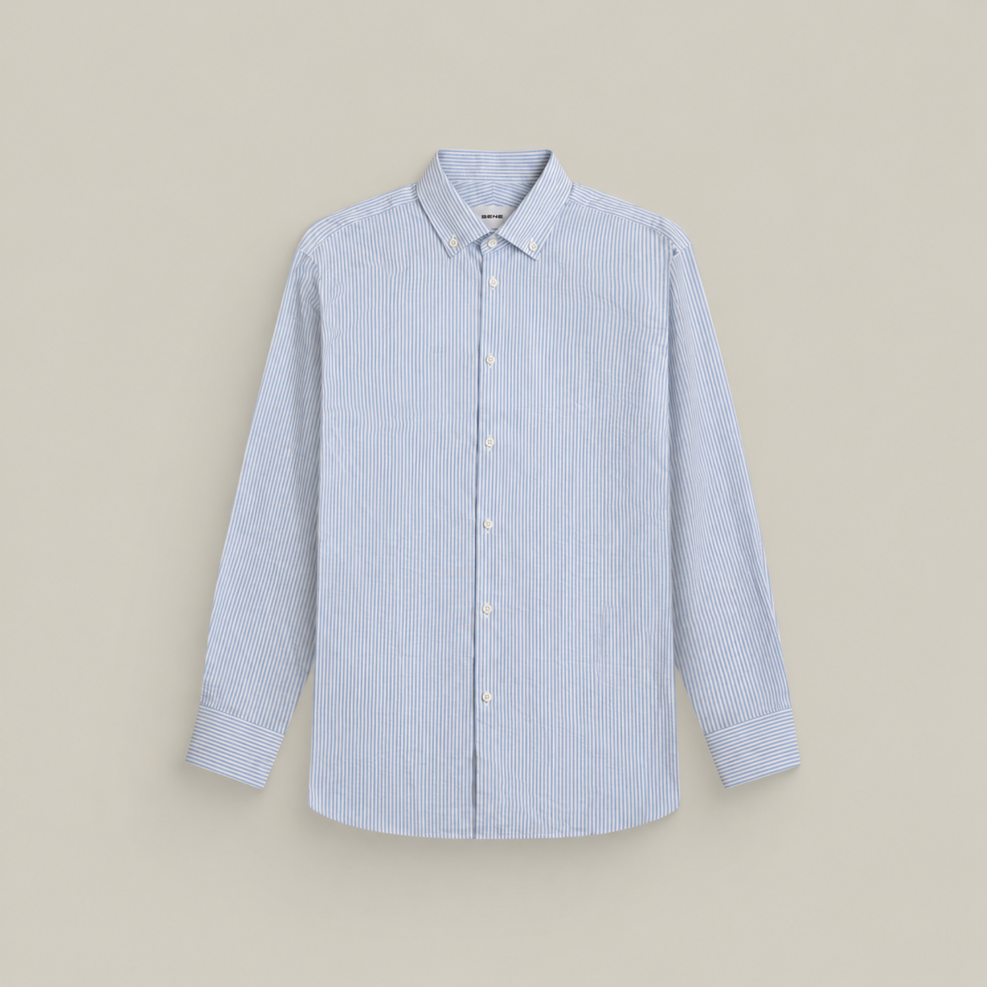 seersucker button-up shirt model Matteo in Pacific Sky