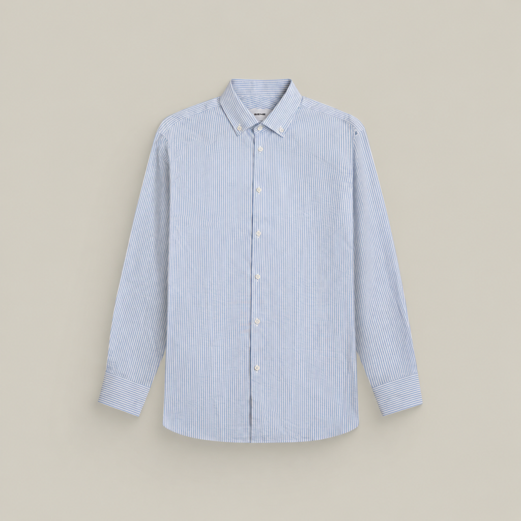seersucker button-up shirt model Matteo in Pacific Sky