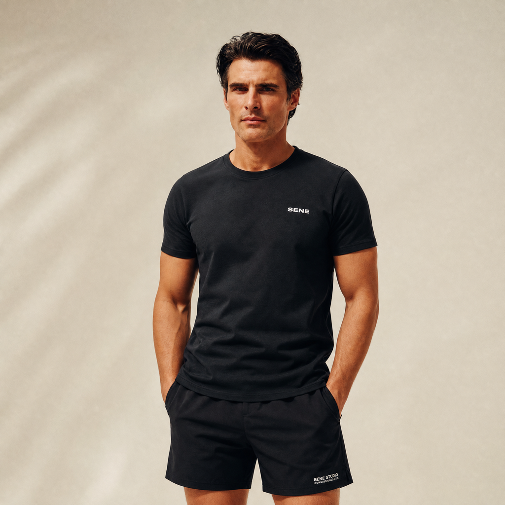 CoolTech Crew T-Shirt model Matteo in Black