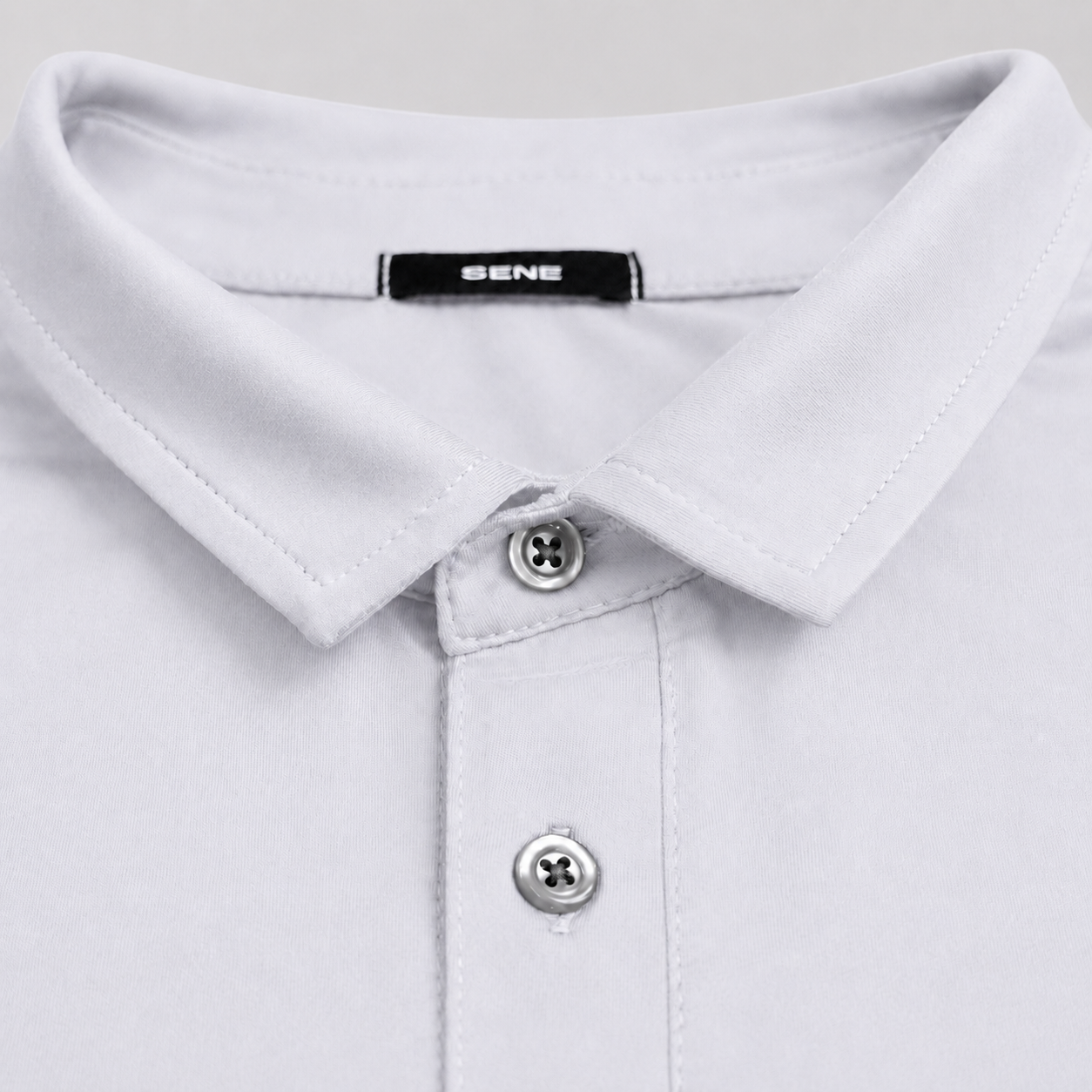 CoolTech Emblem Polo model Chad in Polar