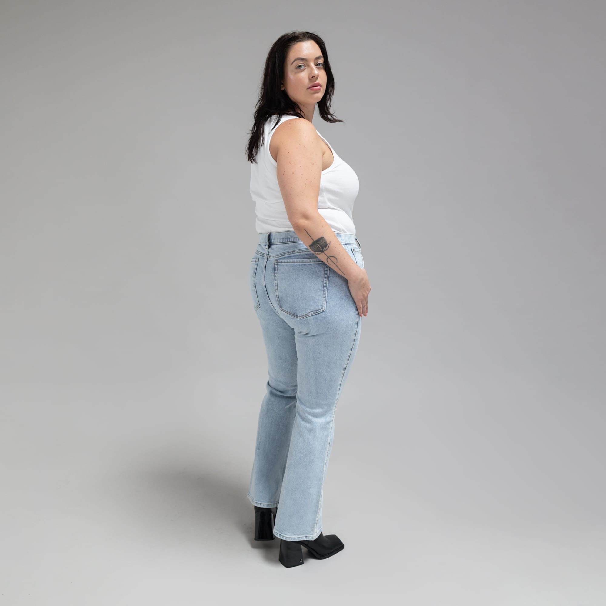 Tags:(5'9"|14-16) custom bootcut jeans vintage model Faye in Vintage Gin