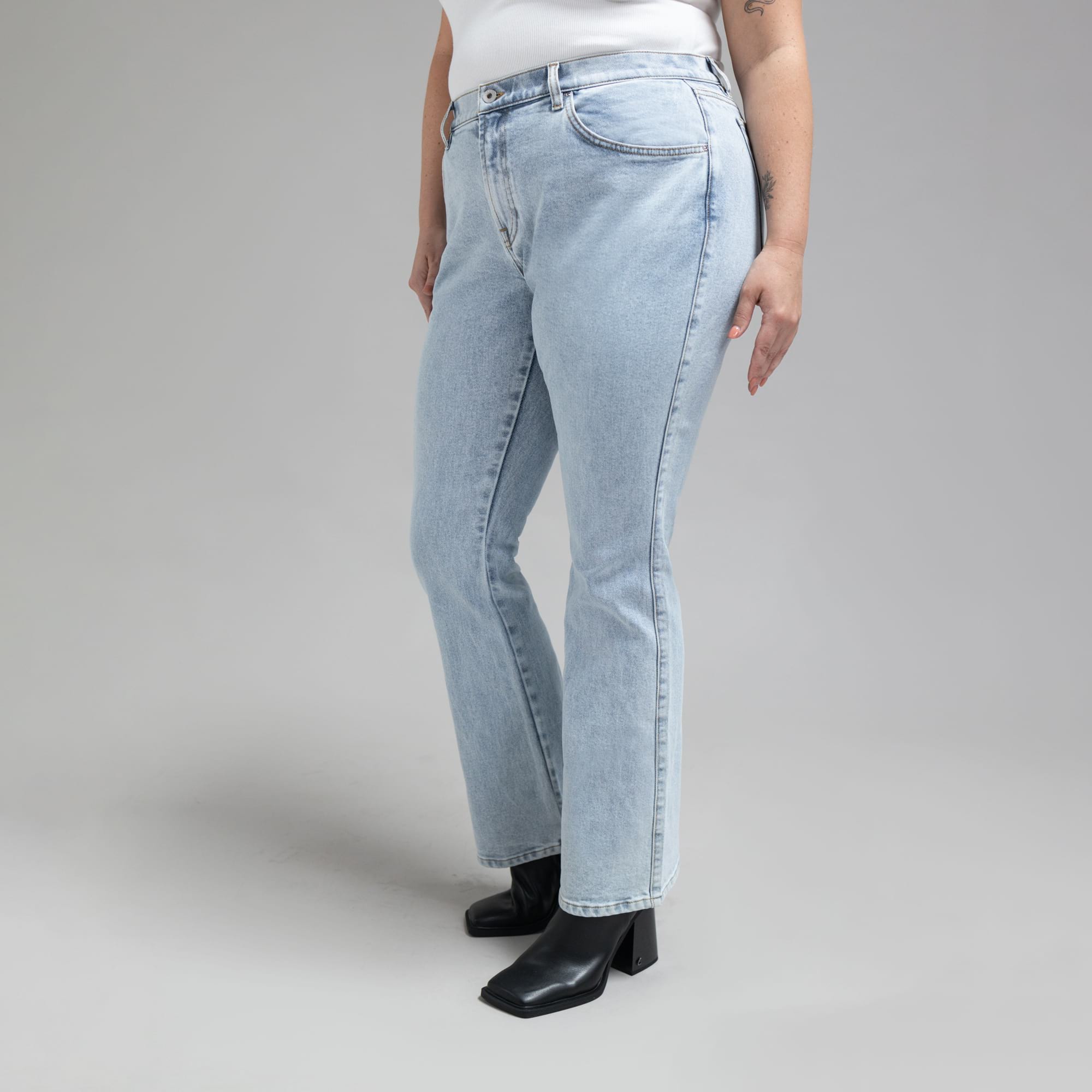 Tags:(5'9"|14-16) custom bootcut jeans vintage model Faye in Vintage Gin