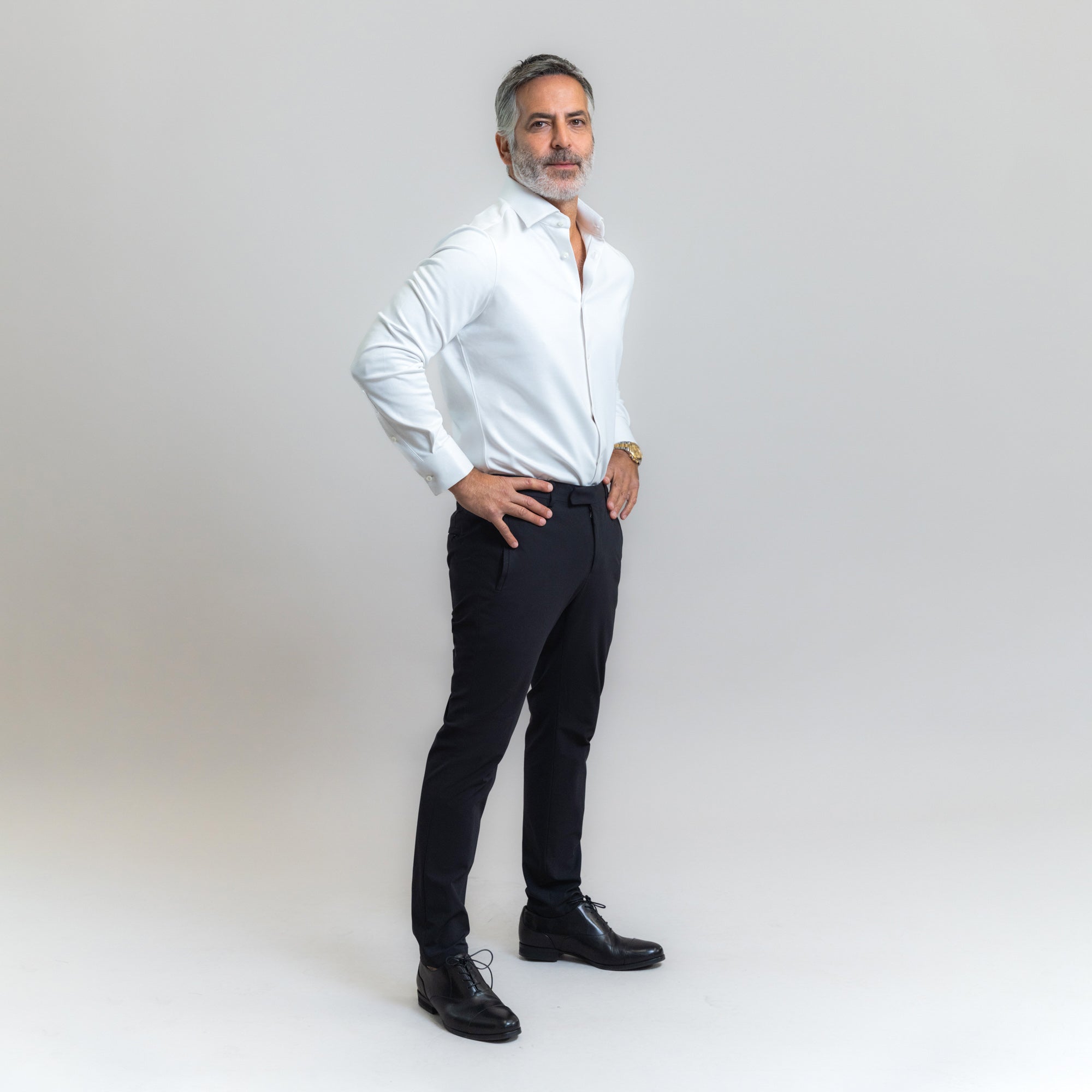 Custom Bespoke Tailored Spread Shirt model Guillermo in White PureTech