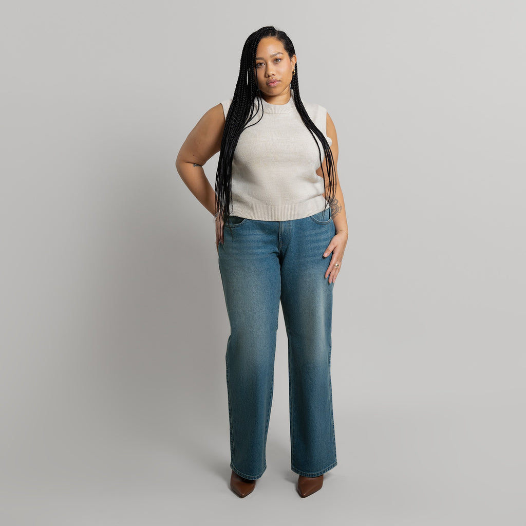 Tags:(5'2"|10-12) True vintage relaxed straight jeans custom sizeless tailored model Alysa in Indigo Dune