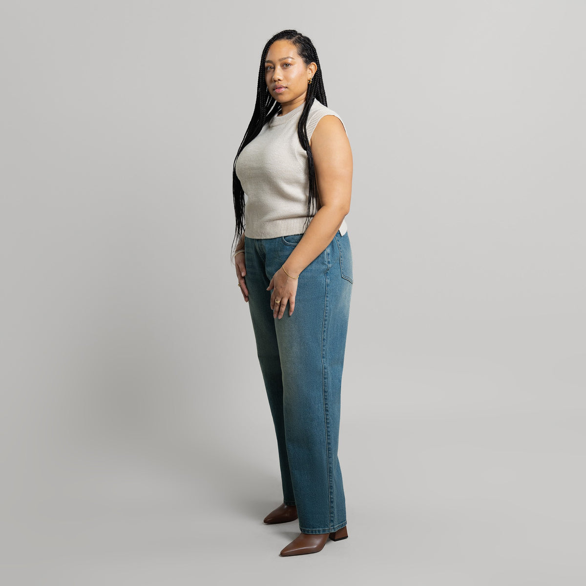 Tags:(5'2"|10-12) True vintage relaxed straight jeans custom sizeless tailored model Alysa in Indigo Dune