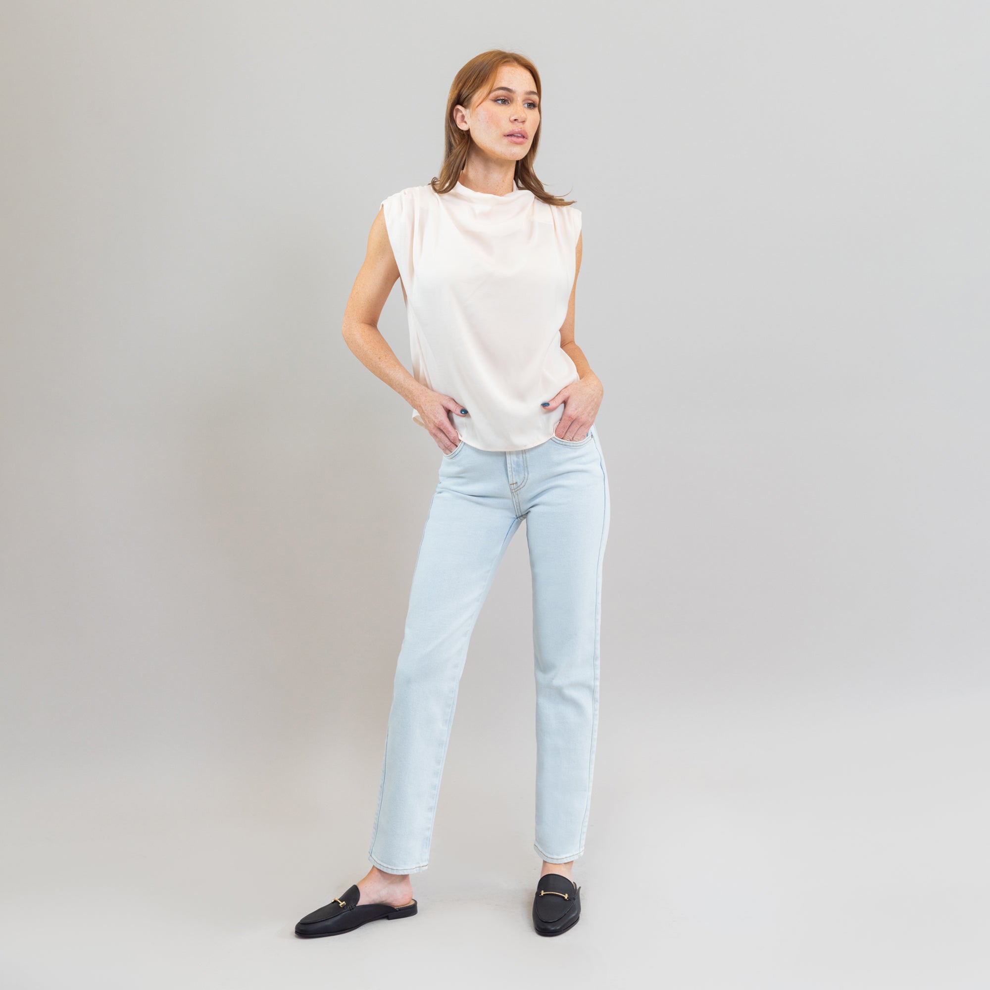 Tags:(5'9"|8-10) True straight jeans custom sizeless tailored model Kelsey in Light Sky