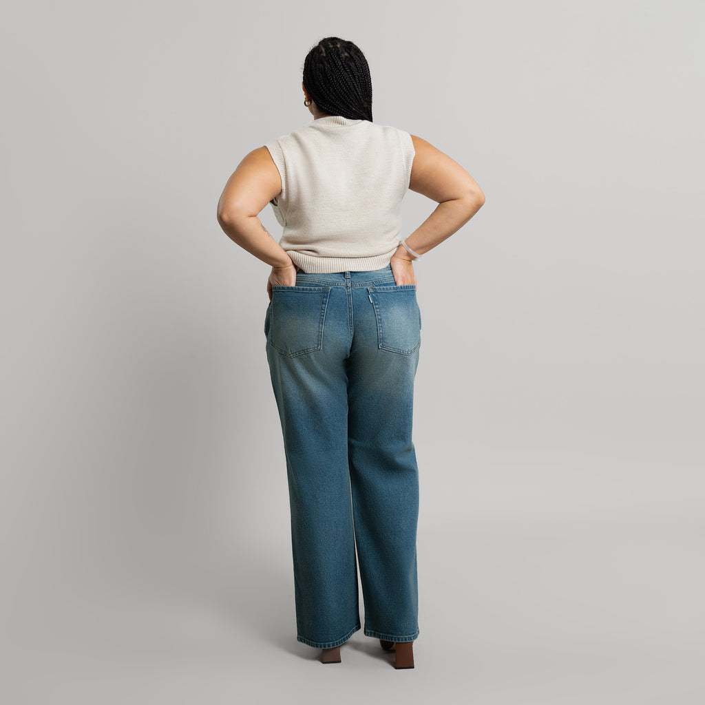 Tags:(5'2"|10-12) True vintage relaxed straight jeans custom sizeless tailored model Alysa in Indigo Dune