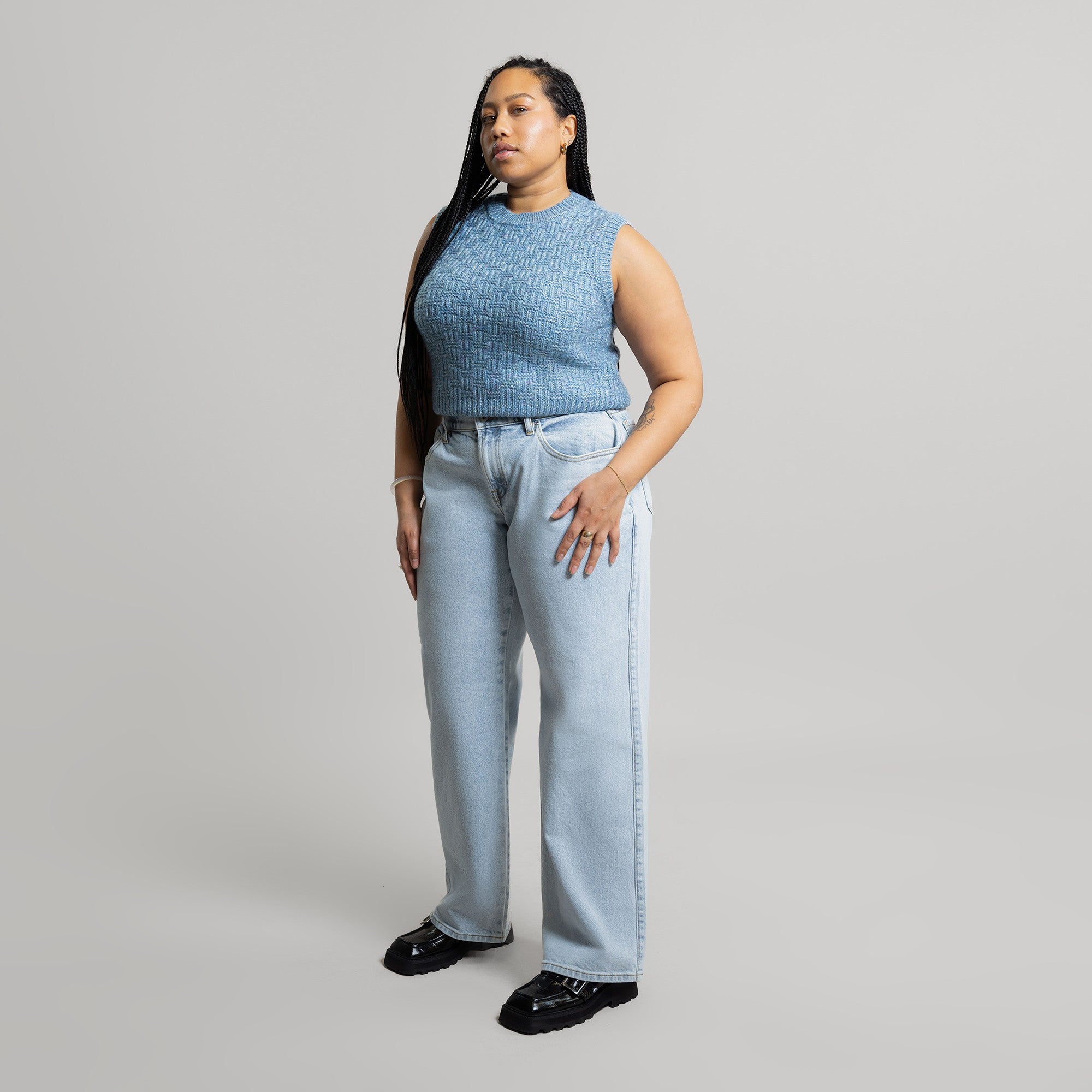 Tags:(5'2"|10-12) True vintage relaxed straight jeans custom sizeless tailored model Alysa in Vintage Gin