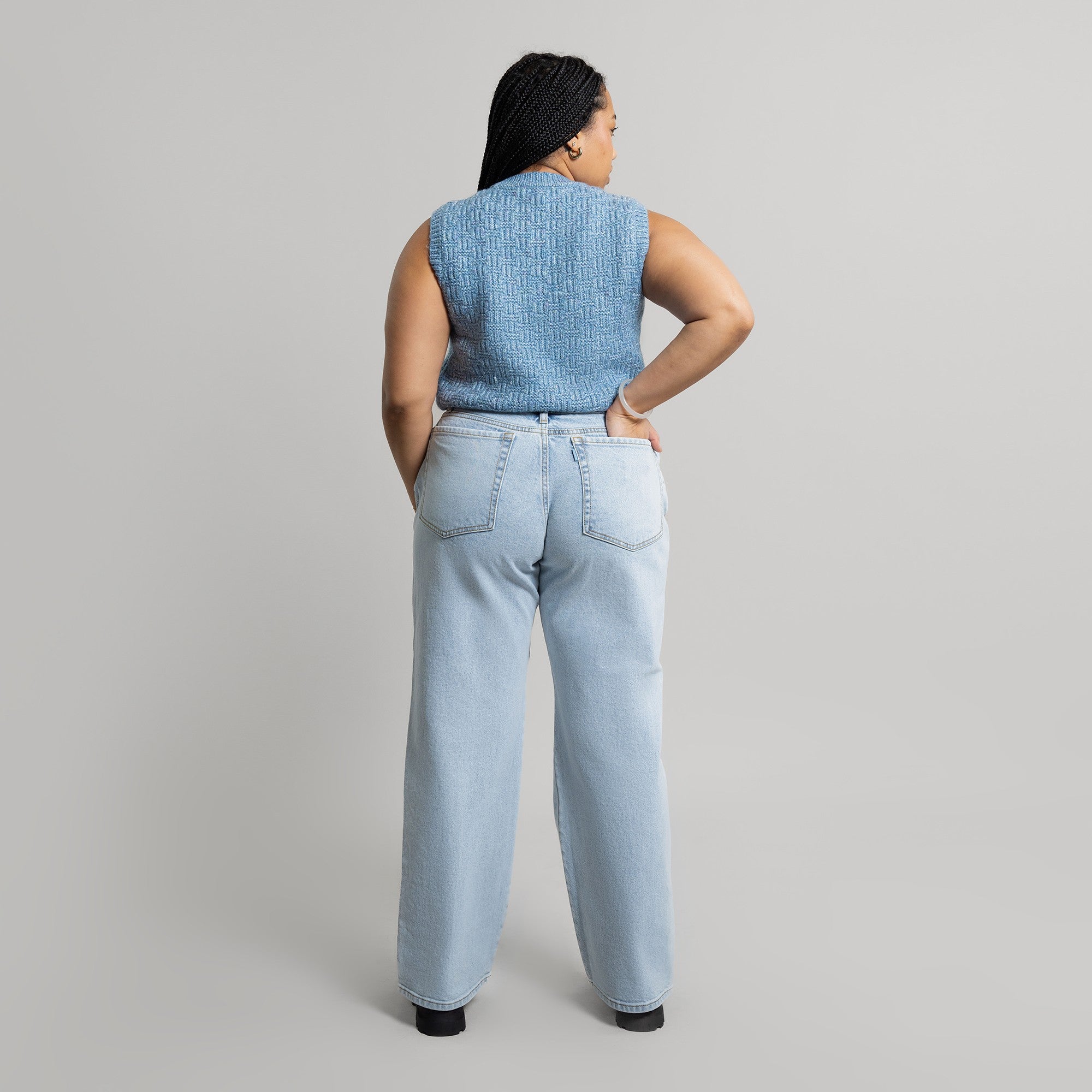 Tags:(5'2"|10-12) True vintage relaxed straight jeans custom sizeless tailored model Alysa in Vintage Gin