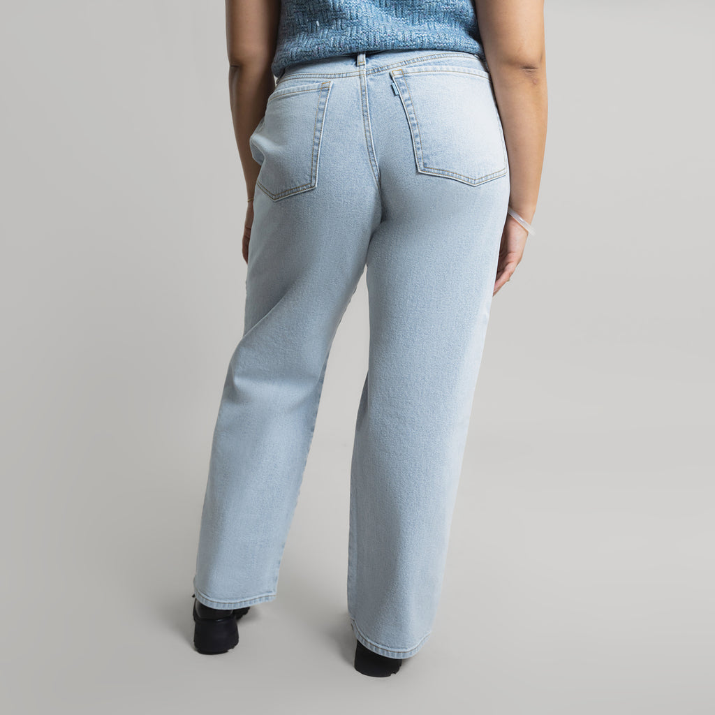 Tags:(5'2"|10-12) True vintage relaxed straight jeans custom sizeless tailored model Alysa in Vintage Gin