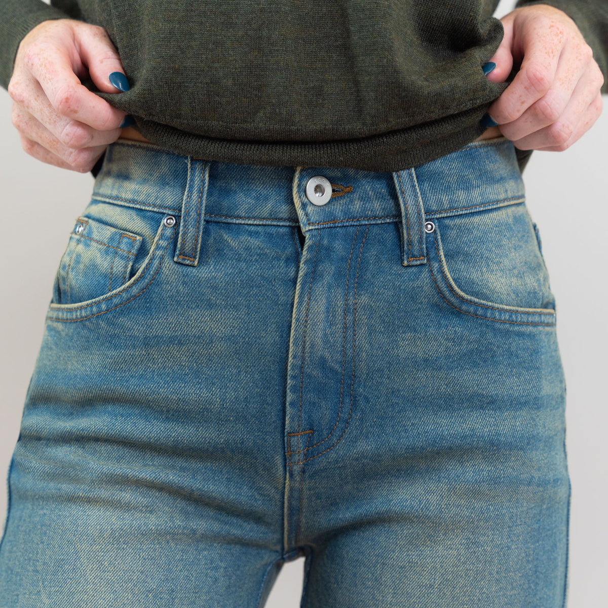 Tags:(5'9"|8-10) True straight jeans custom sizeless tailored model Kelsey in Indigo Dune