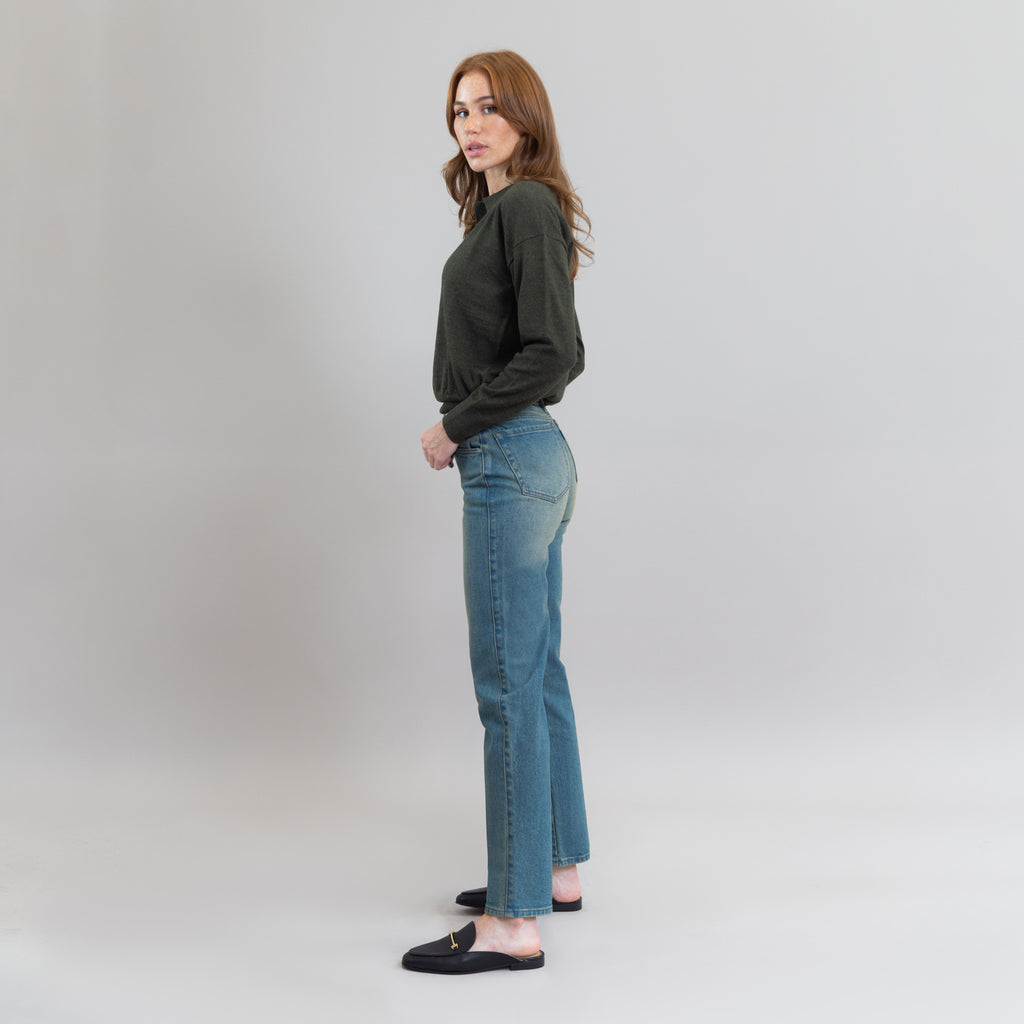 Tags:(5'9"|8-10) True straight jeans custom sizeless tailored model Kelsey in Indigo Dune