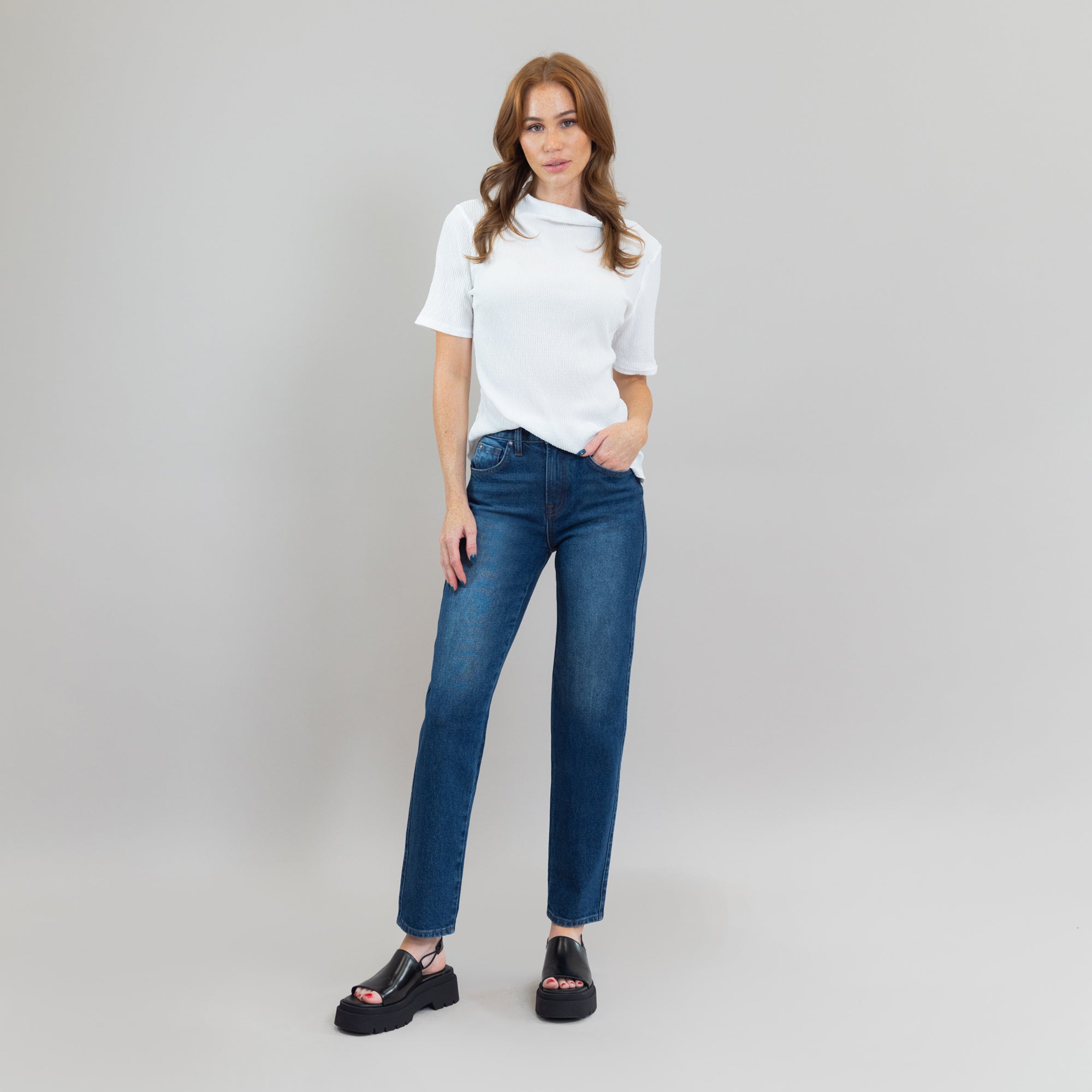 Tags:(5'9"|8-10) True straight jeans custom sizeless tailored model Kelsey in Faded Sur