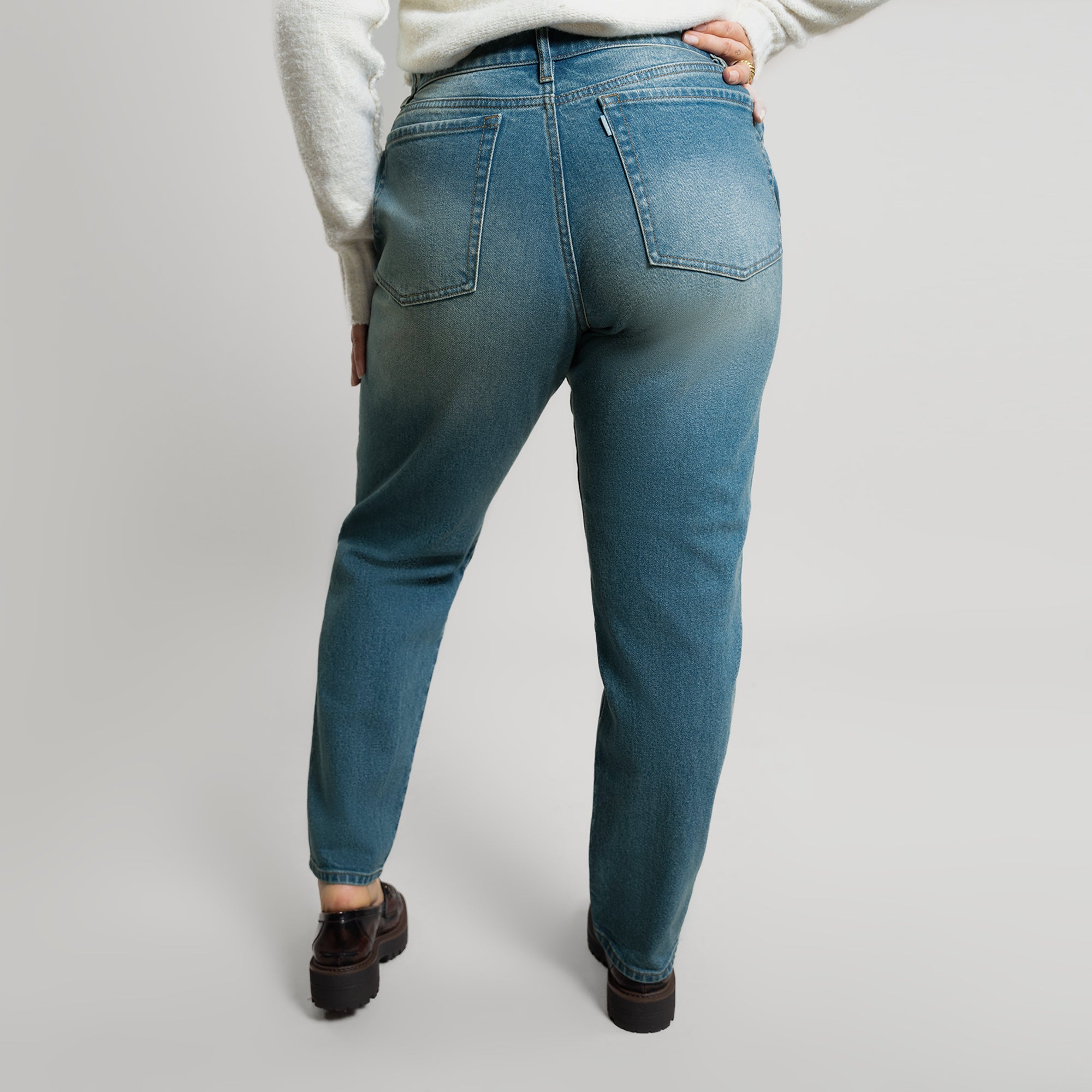 Tags:(5'2"|10-12) True vintage mom jeans custom sizeless tailored model Alysa in Indigo Dune