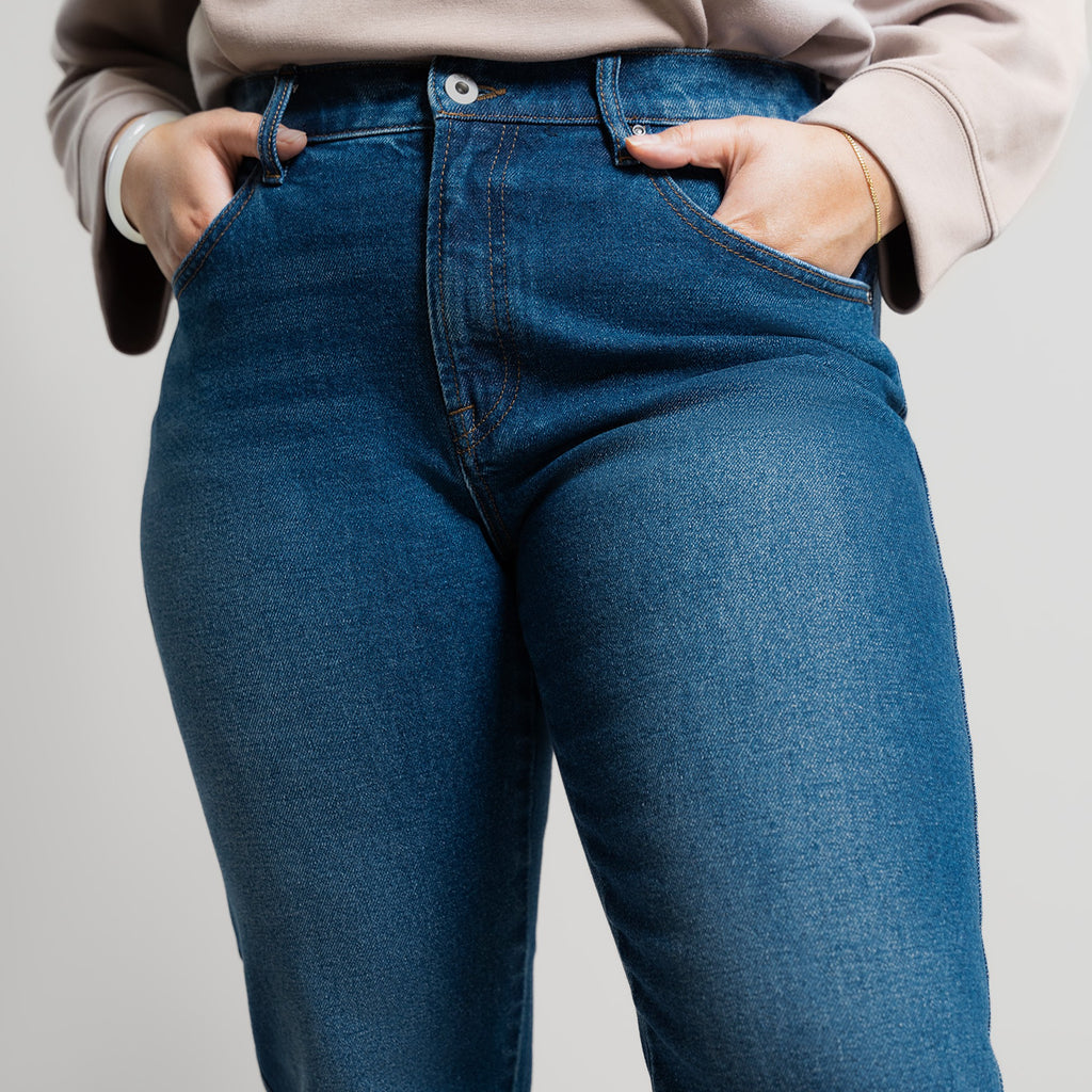 Tags:(5'2"|10-12) True straight jeans custom sizeless tailored model Alysa in Faded Sur