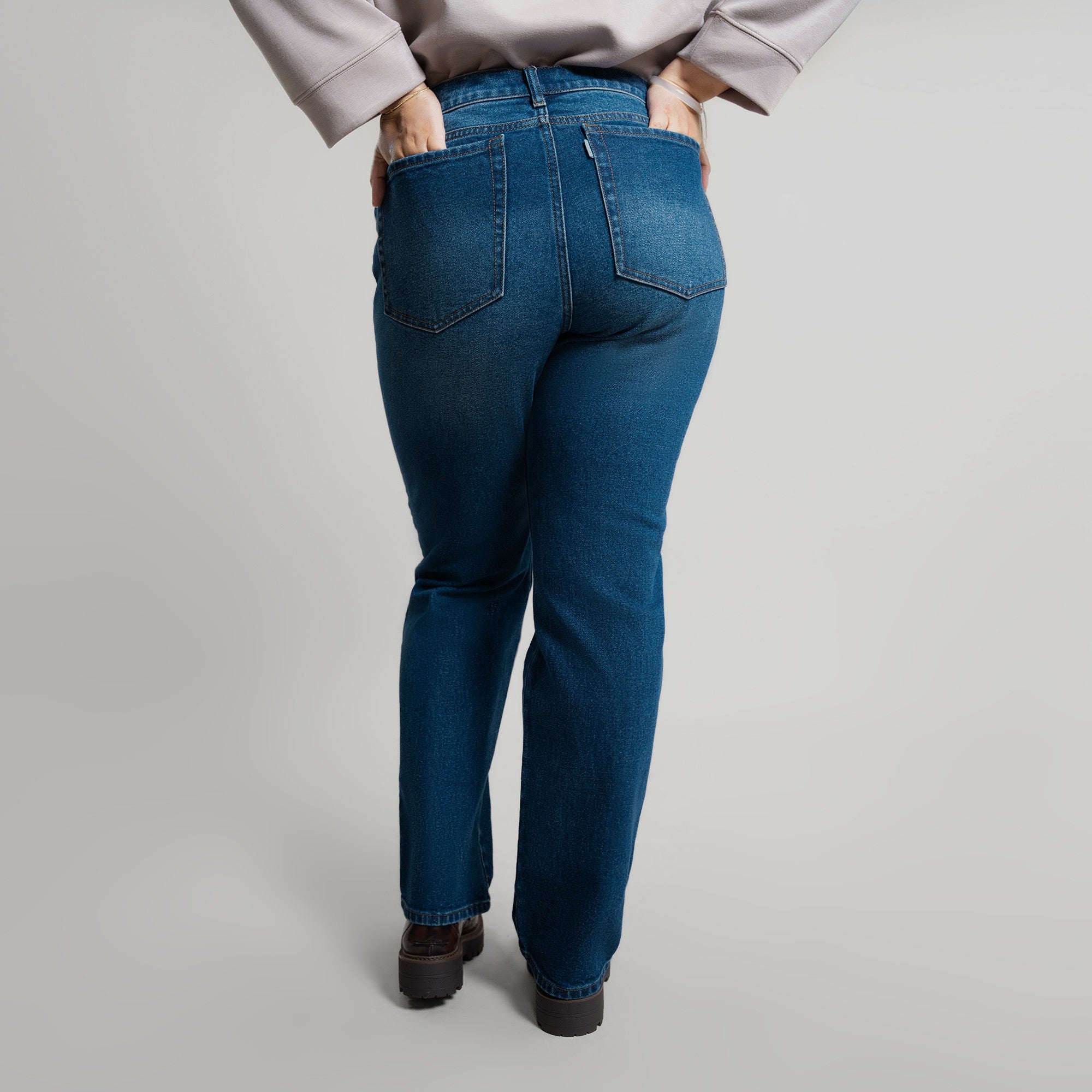 Tags:(5'2"|10-12) True straight jeans custom sizeless tailored model Alysa in Faded Sur